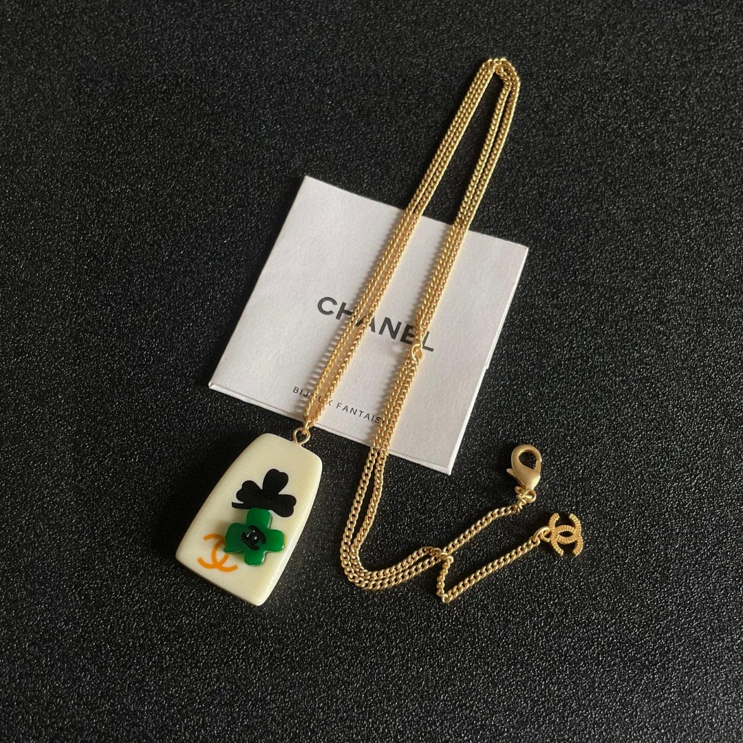 Chanel高仿綠花吊墜項鍊 女生氣質百搭風格日常配件首選｜歐美奢侈品精品推薦