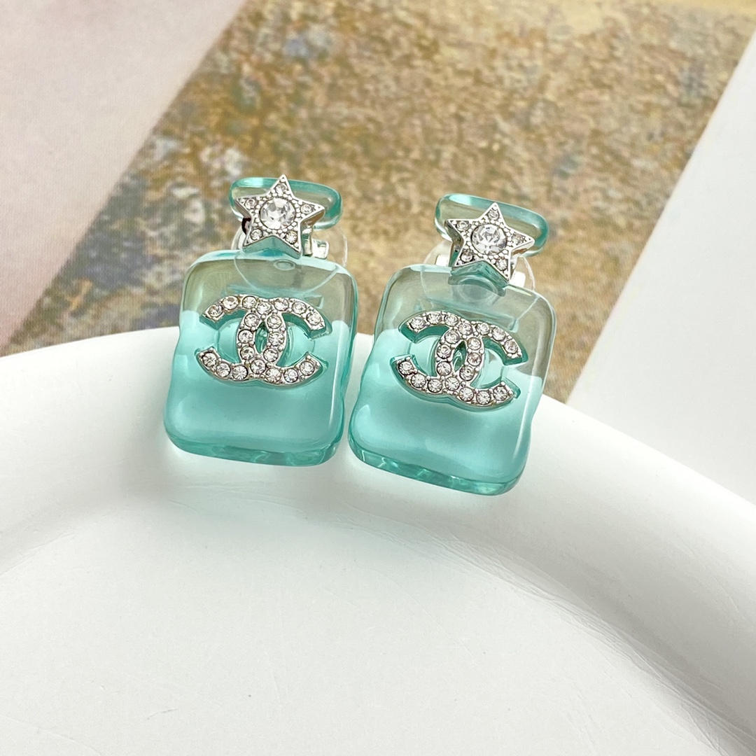 Chanel一比一香水瓶耳環 女款水藍透明造型精品飾品推薦｜歐美奢侈品精品推薦