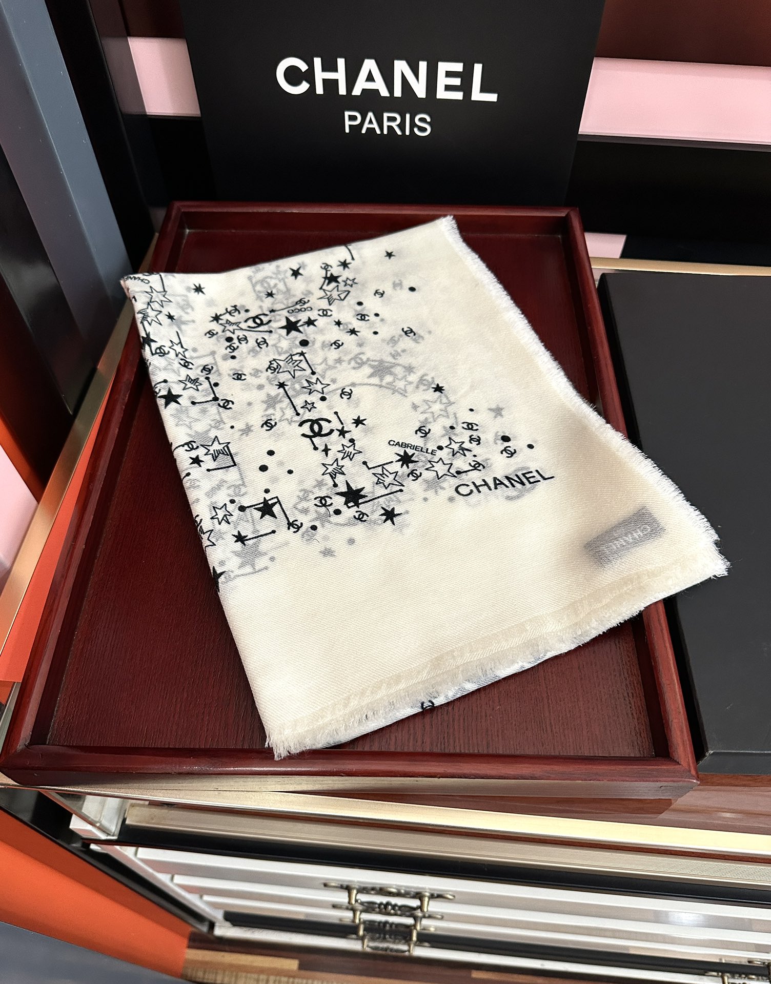 Chanel一比一圍巾白色星星滿版印花質感羊毛觸感款