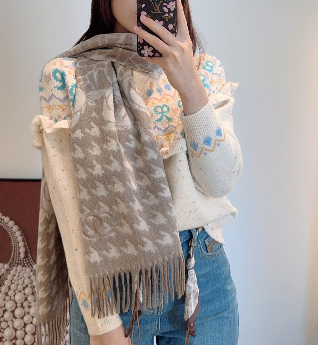 Chanel一比一圍巾米灰千鳥格溫柔配色刺繡Logo保暖披肩