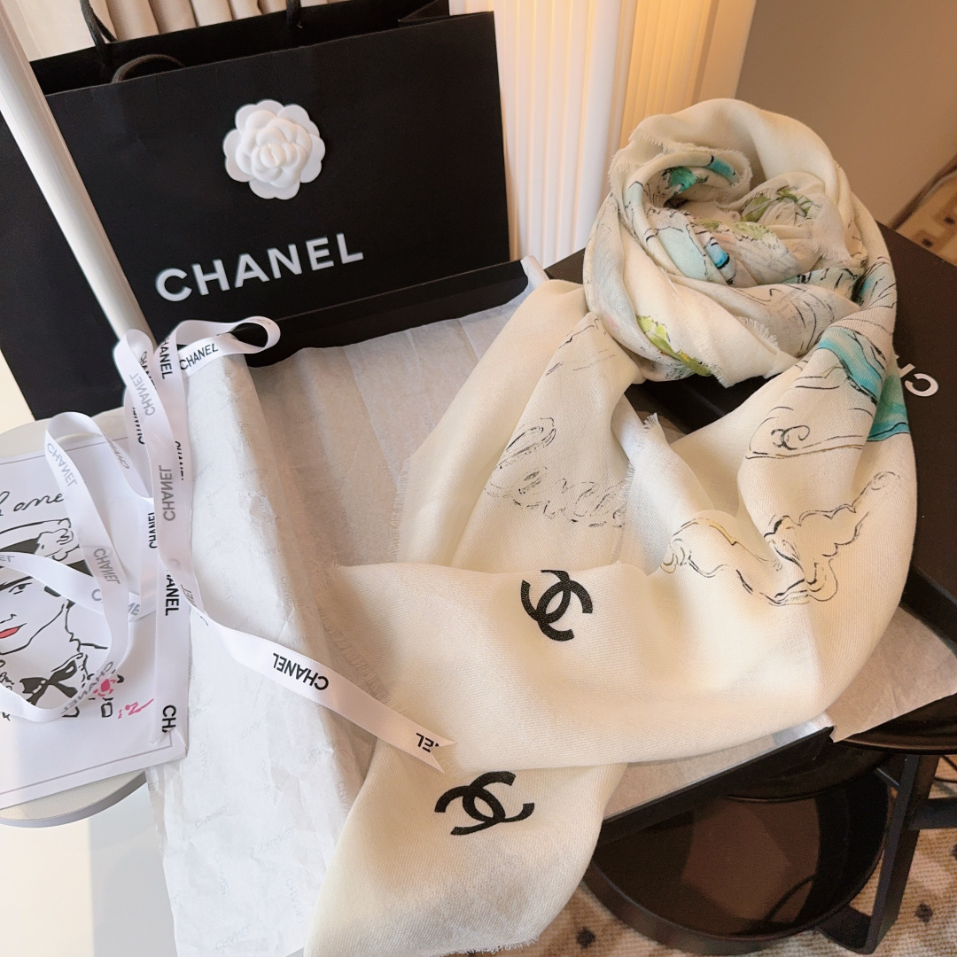 Chanel原單披肩白底花卉圖騰輕柔羊毛圍巾設計款|超A仿原單精品圖片 9 Chanel原單披肩白底花卉圖騰輕柔羊毛圍巾設計款|歐美奢侈品精品推薦