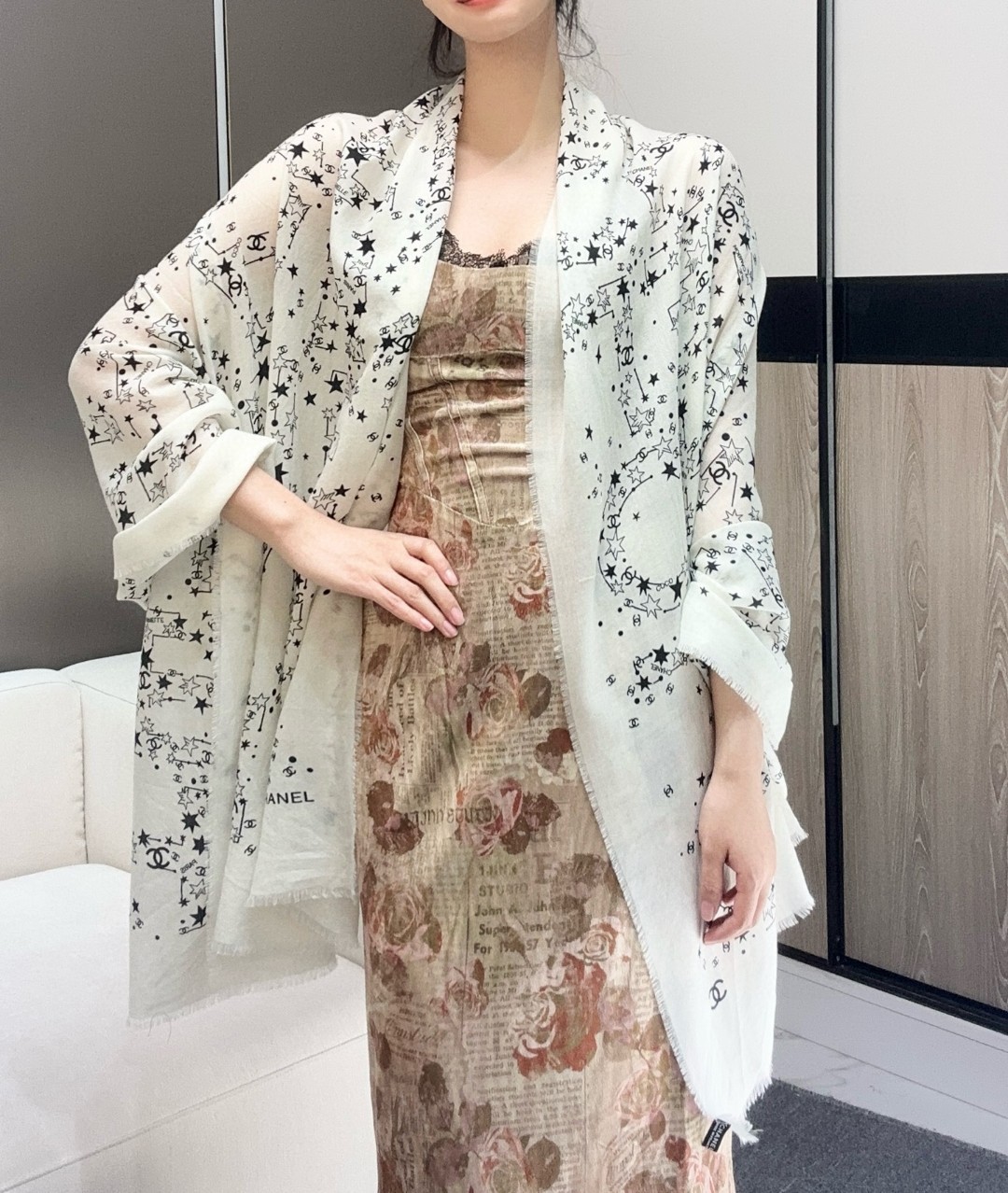 Chanel一比一星座圖騰白色方巾 天文設計輕紗圍巾