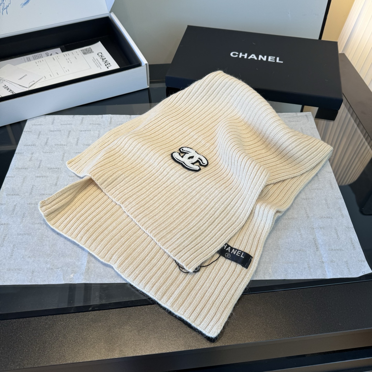 Chanel A貨針織三件組 米杏色雙C刺繡冬季保暖套組｜歐美奢侈品精品推薦