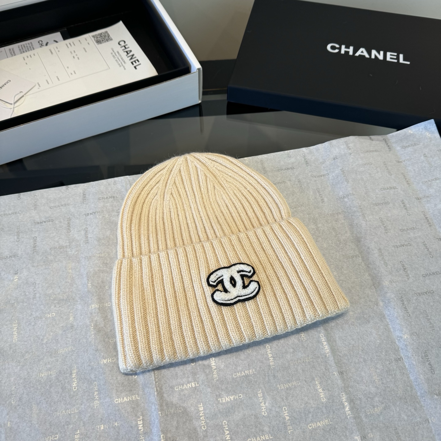 Chanel A貨針織三件組 米杏色雙C刺繡冬季保暖套組｜歐美奢侈品精品推薦