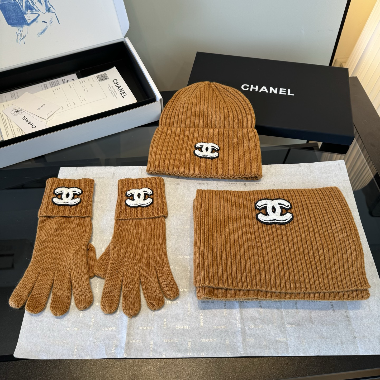 Chanel原單等級圍巾手套帽三件組 焦糖色冬季復古時尚款|超A仿原單精品圖片 14 Chanel原單等級圍巾手套帽三件組 焦糖色冬季復古時尚款|歐美奢侈品精品推薦