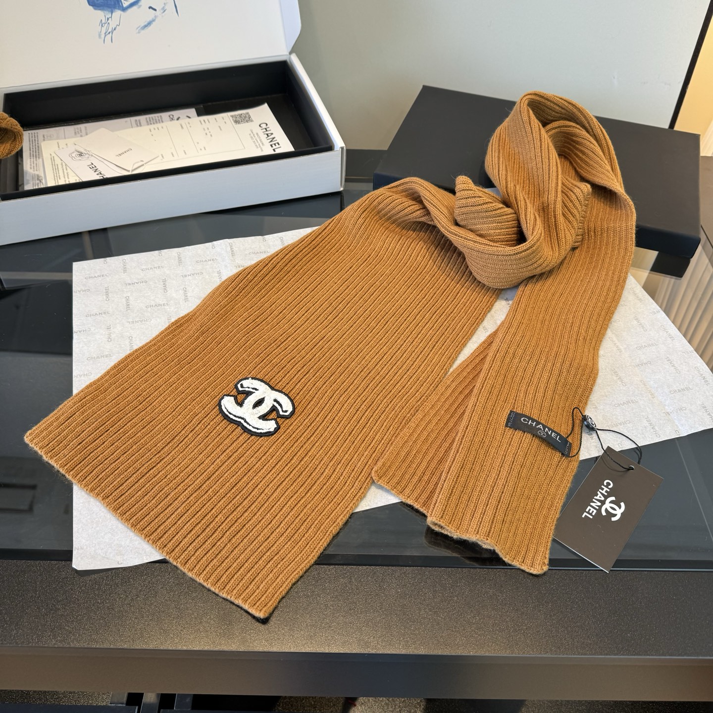 Chanel原單等級圍巾手套帽三件組 焦糖色冬季復古時尚款|超A仿原單精品圖片 13 Chanel原單等級圍巾手套帽三件組 焦糖色冬季復古時尚款|歐美奢侈品精品推薦