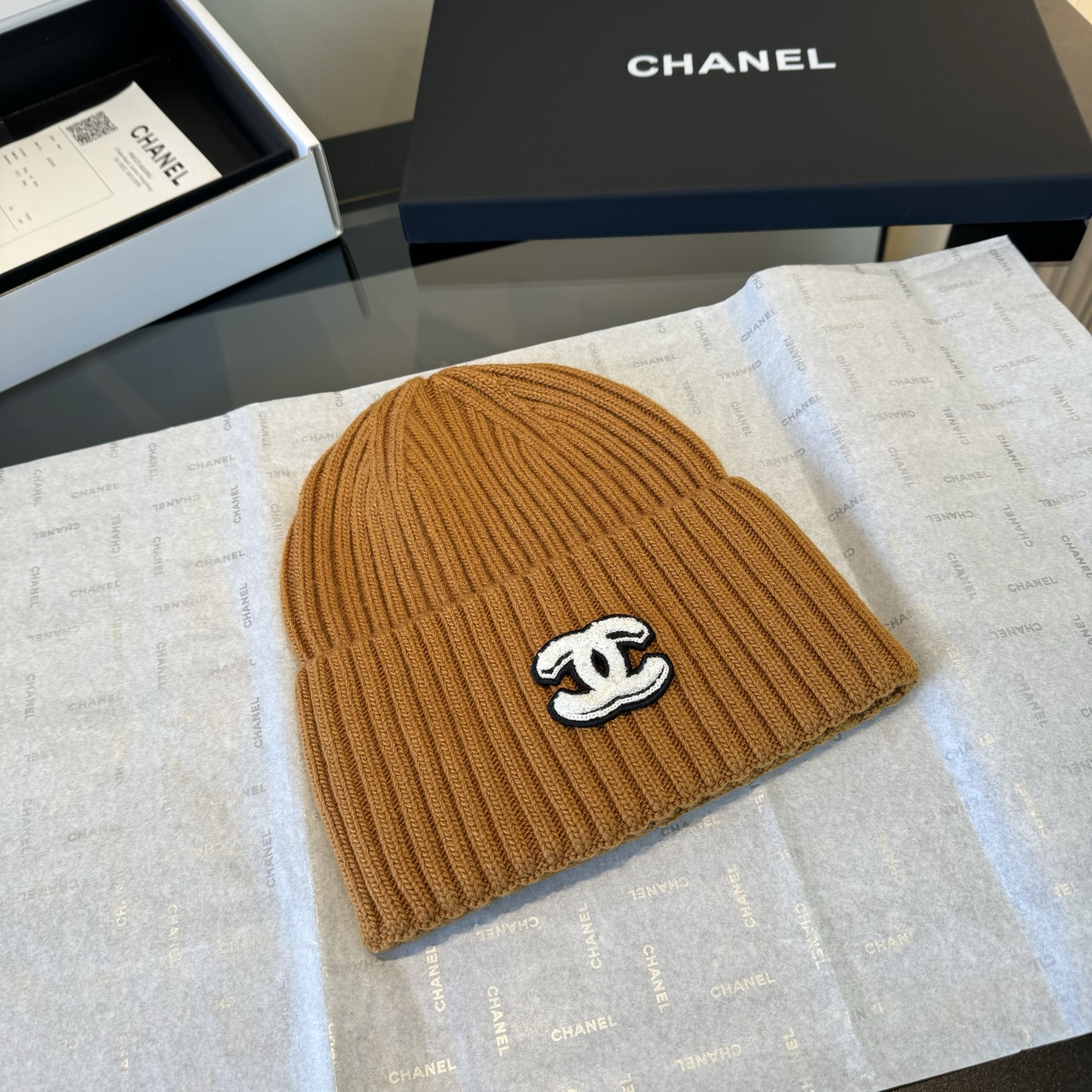 Chanel原單等級圍巾手套帽三件組 焦糖色冬季復古時尚款|超A仿原單精品圖片 9 Chanel原單等級圍巾手套帽三件組 焦糖色冬季復古時尚款|歐美奢侈品精品推薦