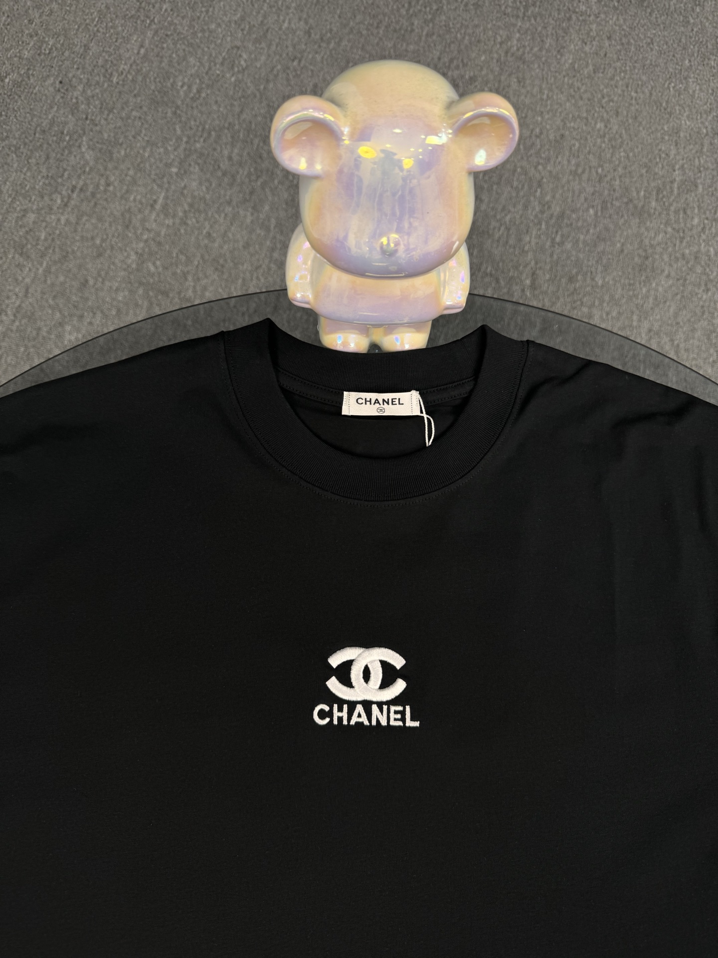 Chanel 高仿黑色短袖T恤 男款雙C刺繡設計 極簡潮流通勤百搭| 12 Chanel 高仿黑色短袖T恤 男款雙C刺繡設計 極簡潮流通勤百搭