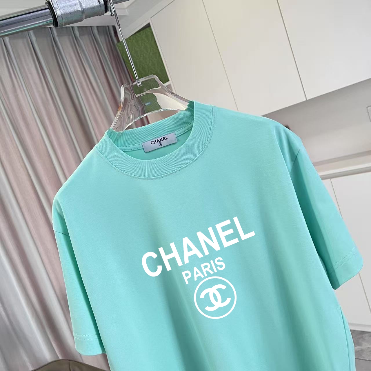Chanel 高仿男女款綠色字母印花T恤 夏日百搭亮色系輕奢風格| 12 Chanel 高仿男女款綠色字母印花T恤 夏日百搭亮色系輕奢風格
