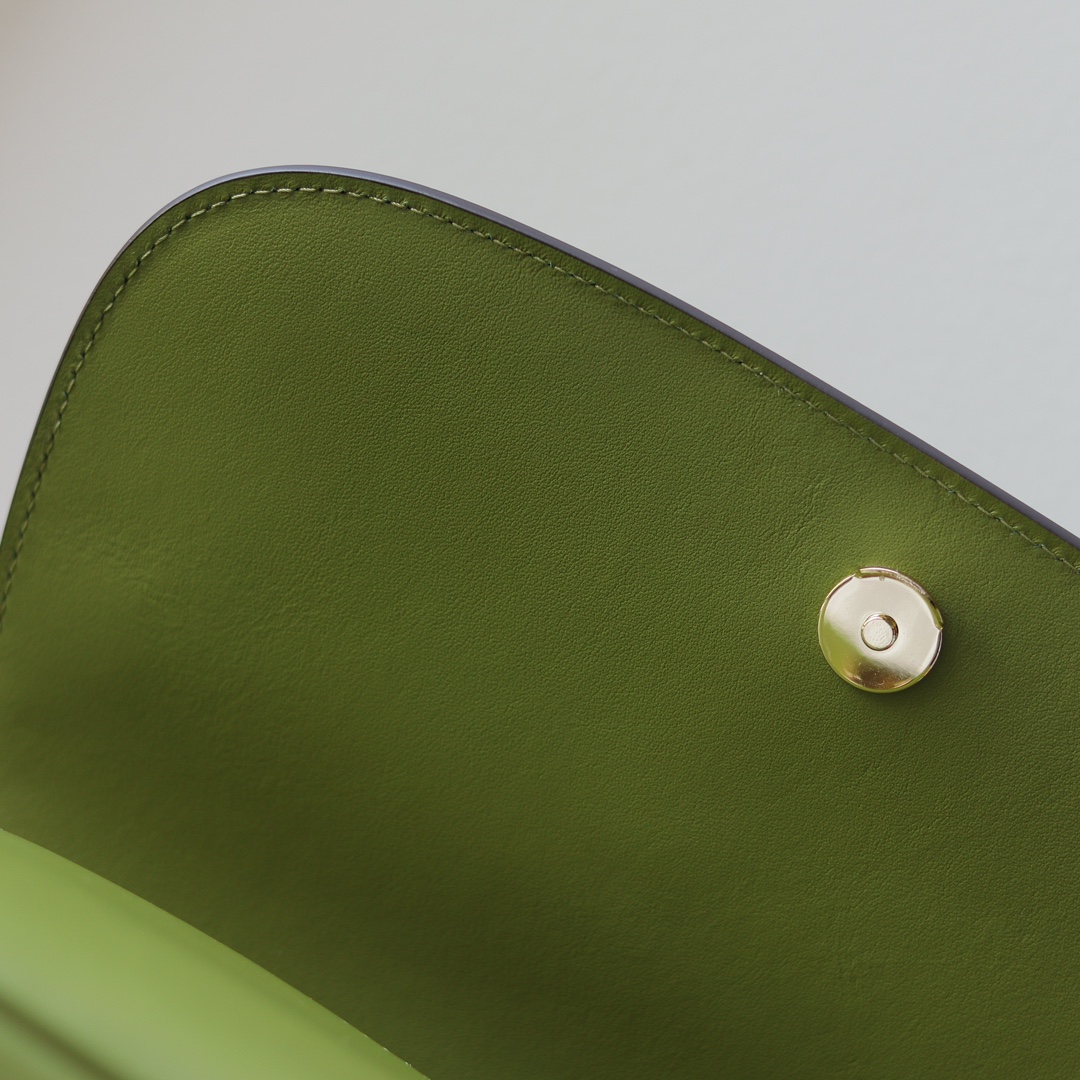 Gucci一比一女款翻蓋包 草綠色Blondie系列小圓標設計|超A仿原單精品圖片 9 Gucci一比一女款翻蓋包 草綠色Blondie系列小圓標設計|歐美奢侈品精品推薦