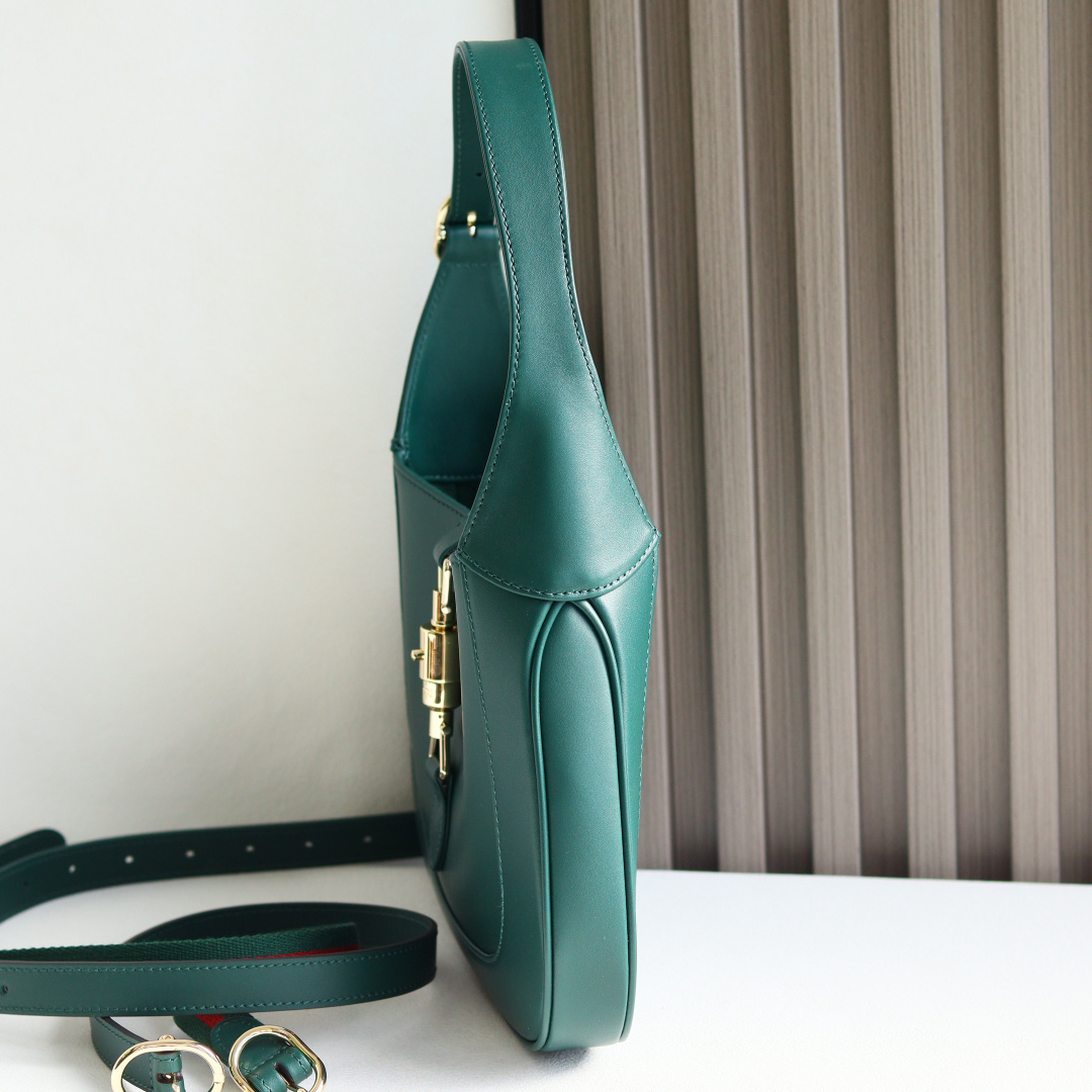 Gucci高仿Jackie 1961手提包 綠色簡約款式搭配金屬扣環設計|超A仿原單精品圖片 11 Gucci高仿Jackie 1961手提包 綠色簡約款式搭配金屬扣環設計|歐美奢侈品精品推薦