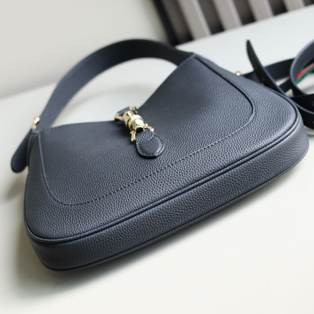 Gucci精品仿製Jackie 1961黑色肩背包 荔枝皮革簡約設計款| 12 Gucci精品仿製Jackie 1961黑色肩背包 荔枝皮革簡約設計款