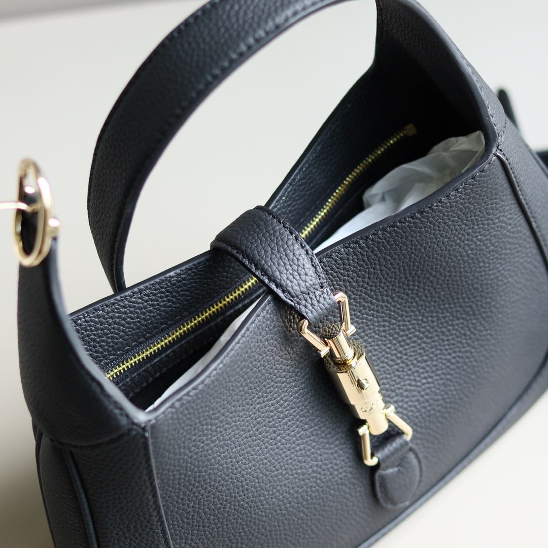 Gucci精品仿製Jackie 1961黑色肩背包 荔枝皮革簡約設計款| 11 Gucci精品仿製Jackie 1961黑色肩背包 荔枝皮革簡約設計款