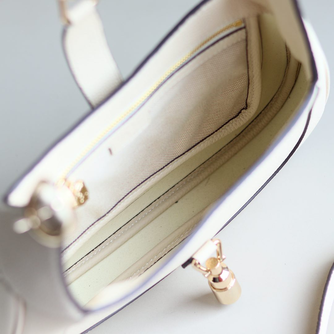 Gucci一比一Jackie 1961米白色包 粒面皮革打造極簡時尚感|超A仿原單精品圖片 10 Gucci一比一Jackie 1961米白色包 粒面皮革打造極簡時尚感|歐美奢侈品精品推薦