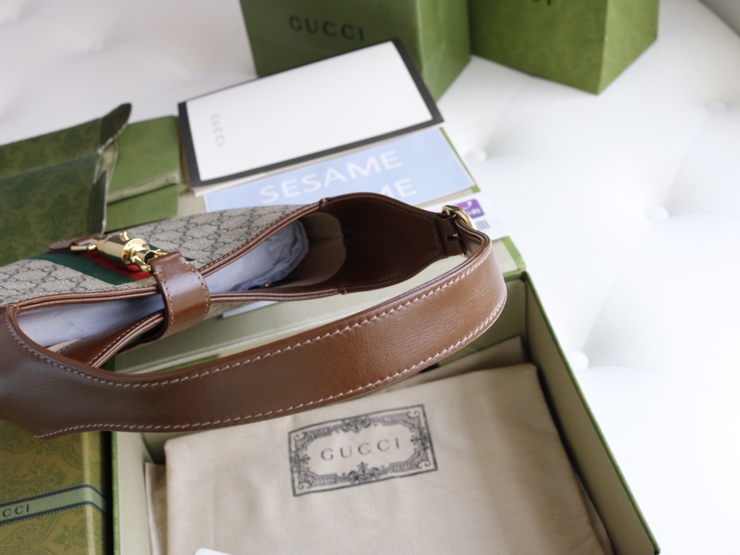 Gucci原單Jackie 1961 GG老花拼皮包款 經典帆布與棕皮結合設計|超A仿原單精品圖片 8 Gucci原單Jackie 1961 GG老花拼皮包款 經典帆布與棕皮結合設計|歐美奢侈品精品推薦