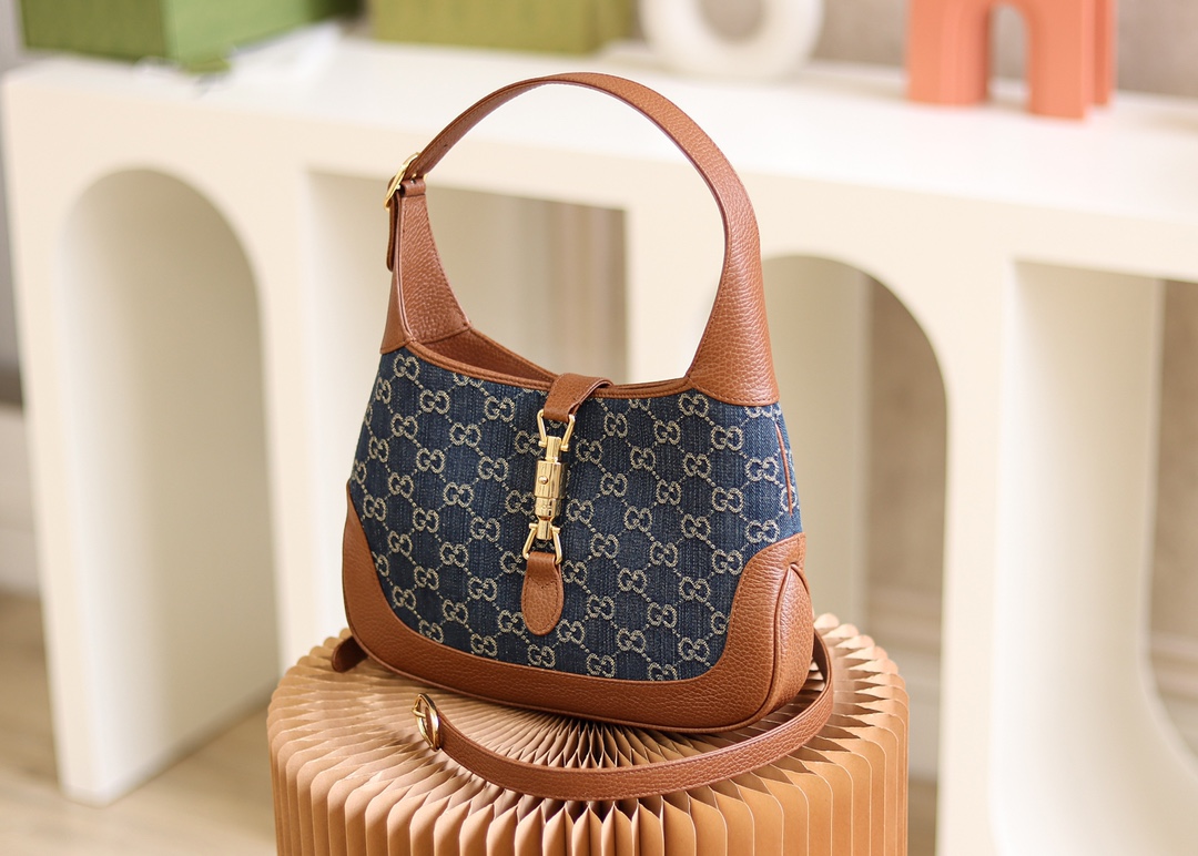 Gucci高仿Jackie 1961牛仔老花肩背包 中型款式焦糖皮拼接|超A仿原單精品圖片 13 Gucci高仿Jackie 1961牛仔老花肩背包 中型款式焦糖皮拼接|歐美奢侈品精品推薦