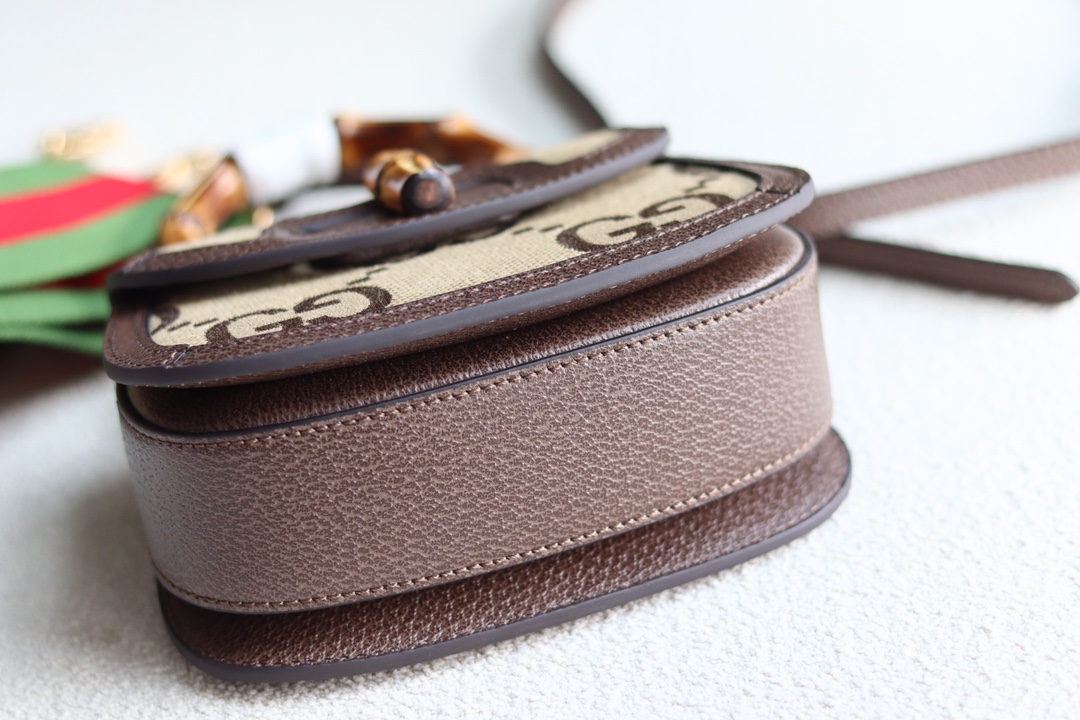 Gucci原單Bamboo 1947小型竹節包 GG老花帆布附織帶|超A仿原單精品圖片 11 Gucci原單Bamboo 1947小型竹節包 GG老花帆布附織帶|歐美奢侈品精品推薦