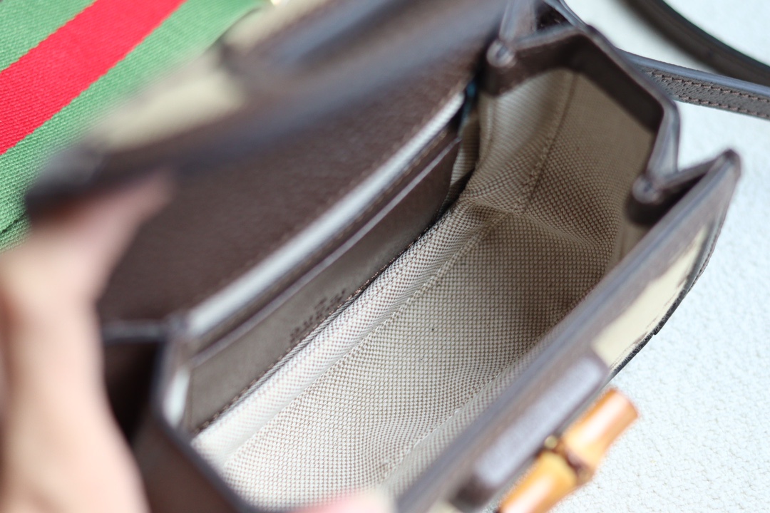 Gucci原單Bamboo 1947小型竹節包 GG老花帆布附織帶|超A仿原單精品圖片 9 Gucci原單Bamboo 1947小型竹節包 GG老花帆布附織帶|歐美奢侈品精品推薦