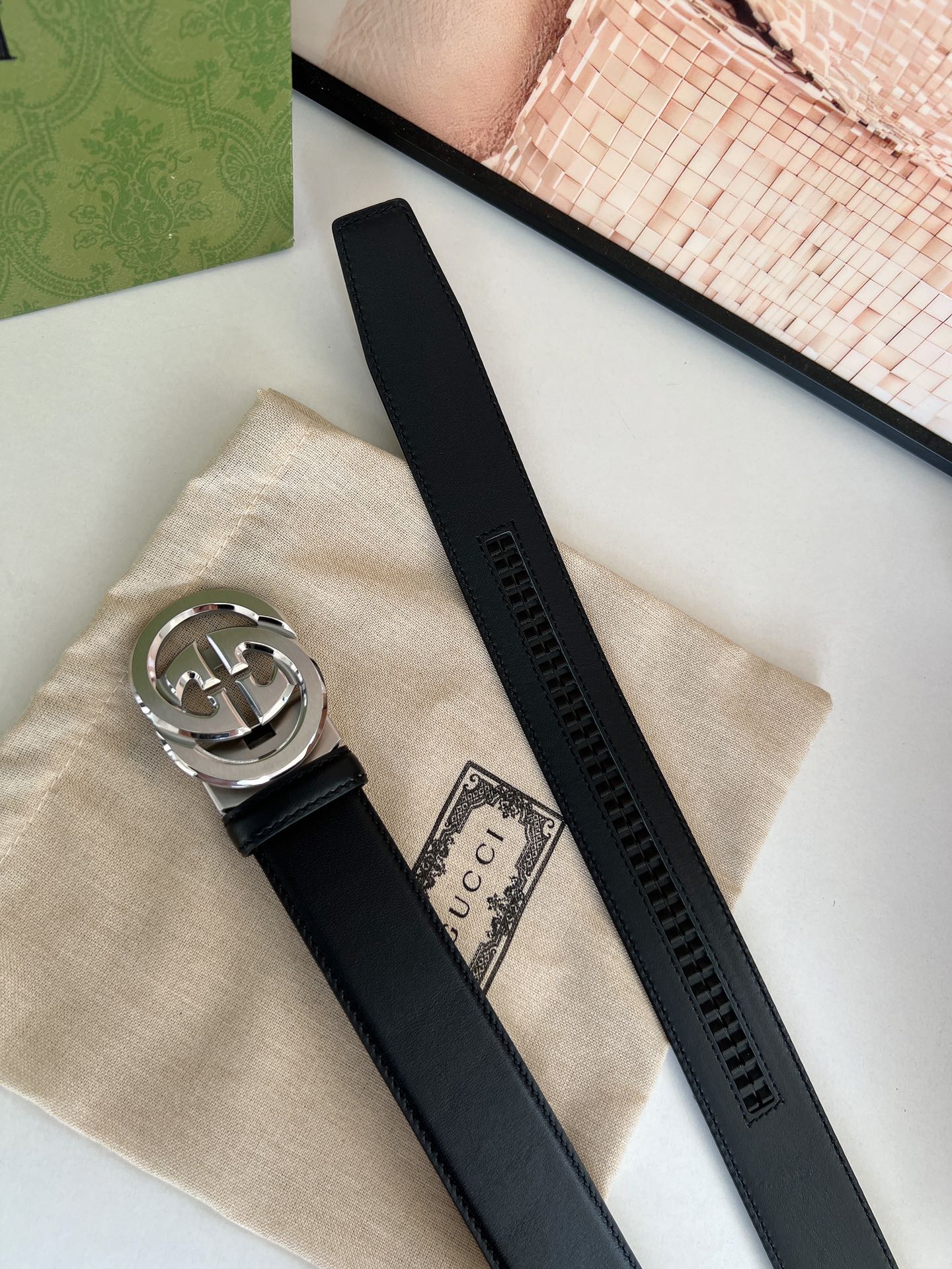 Gucci 精品仿製鏤空G扣皮帶 男士質感黑皮革款|超A仿原單精品圖片 8 Gucci 精品仿製鏤空G扣皮帶 男士質感黑皮革款|歐美奢侈品精品推薦