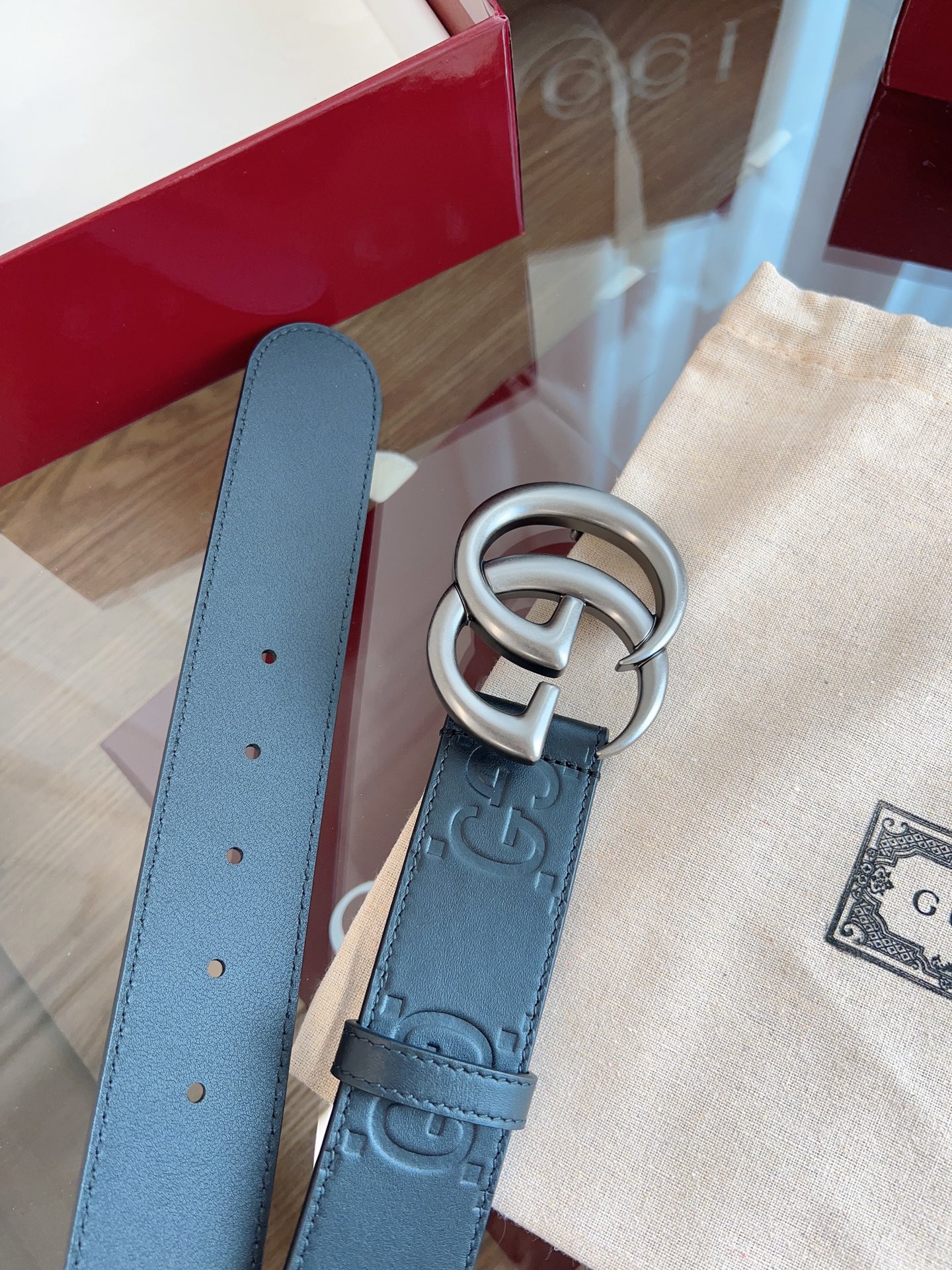 Gucci 原單灰銀扣GG壓紋皮帶 多層次立體設計感男款|超A仿原單精品圖片 8 Gucci 原單灰銀扣GG壓紋皮帶 多層次立體設計感男款|歐美奢侈品精品推薦