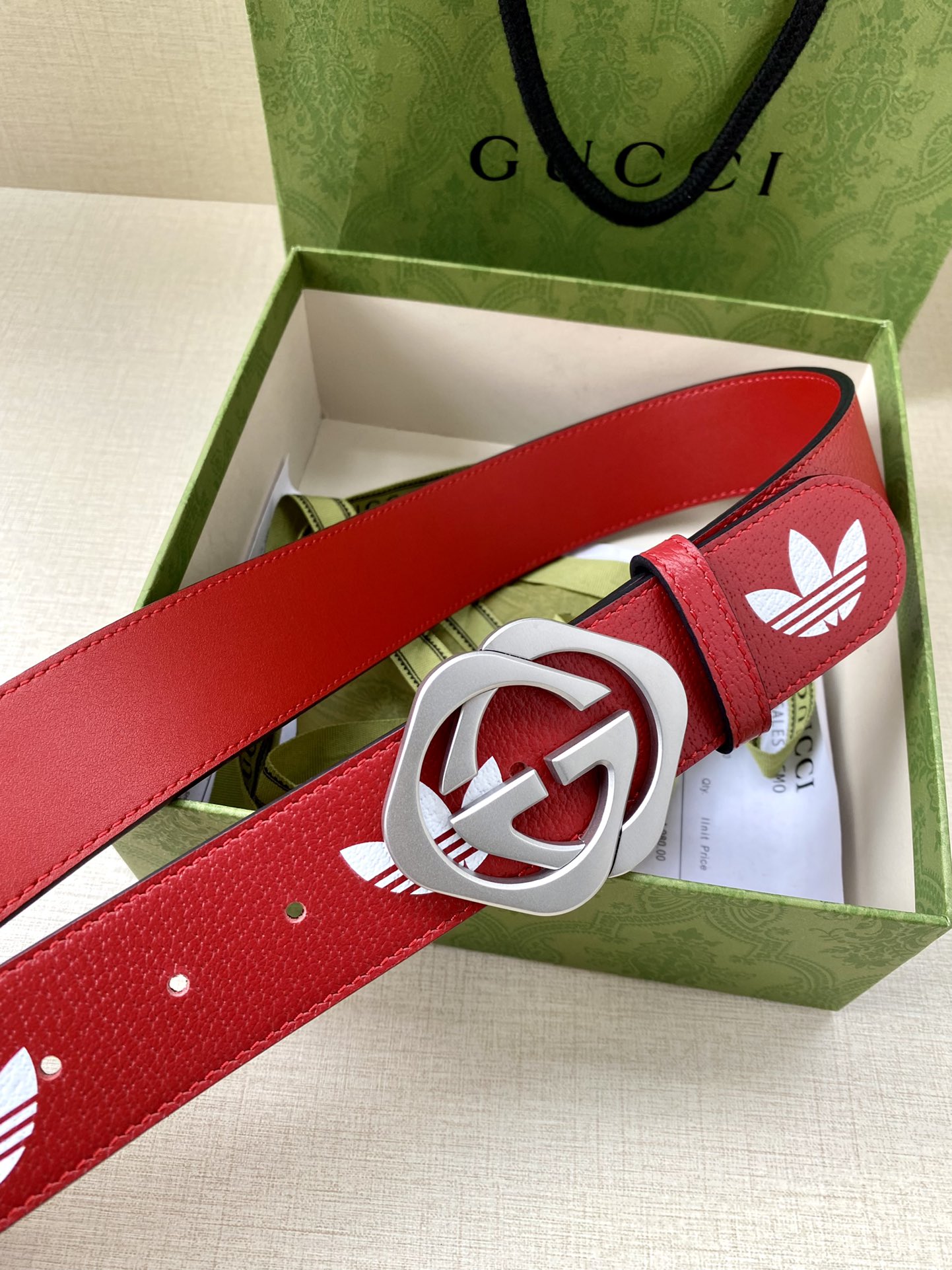 Gucci 女士聯名紅色皮帶 高仿Adidas風格撞色款式|超A仿原單精品圖片 9 Gucci 女士聯名紅色皮帶 高仿Adidas風格撞色款式|歐美奢侈品精品推薦