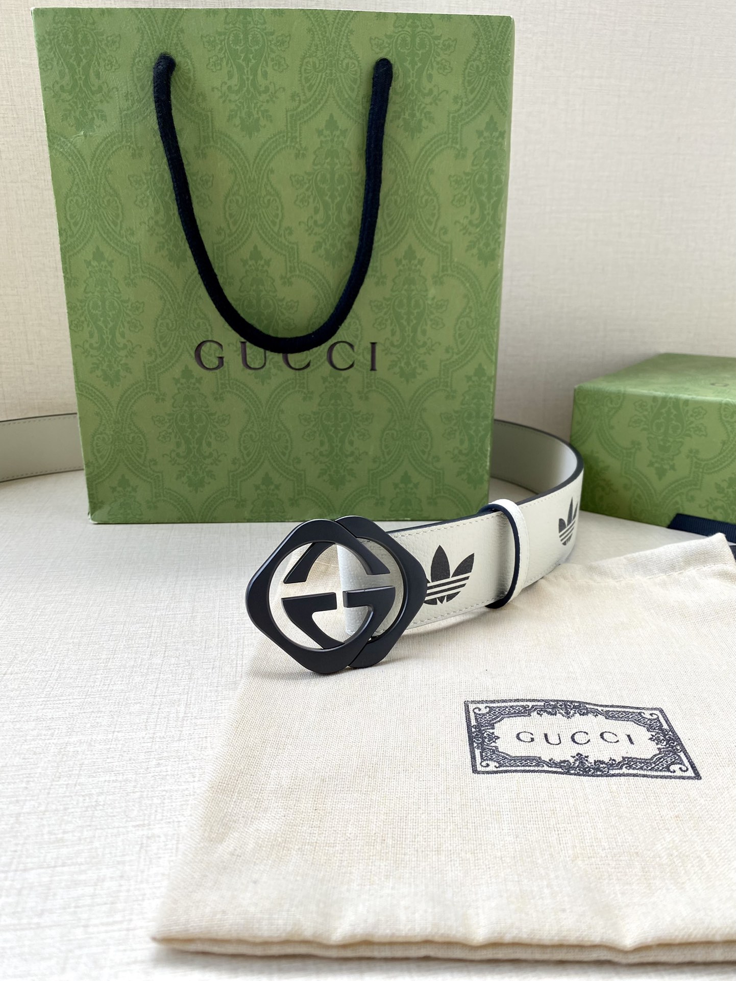 Gucci 高仿白色聯名皮帶 女款青春活力雙品牌設計|超A仿原單精品圖片 8 Gucci 高仿白色聯名皮帶 女款青春活力雙品牌設計|歐美奢侈品精品推薦