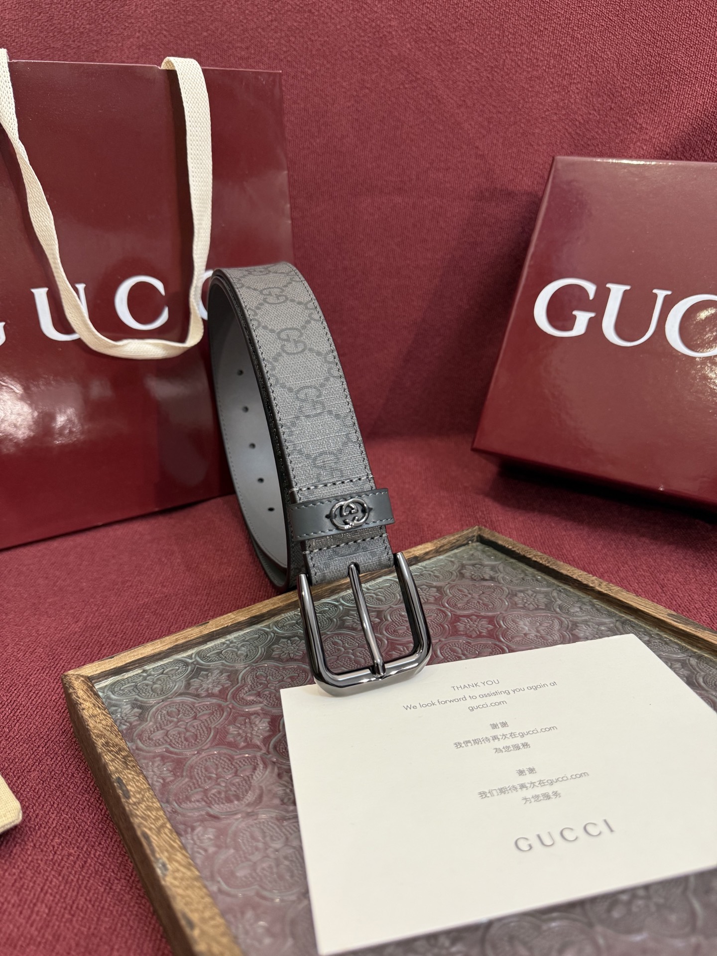 Gucci高仿男士灰色雙G皮帶復古金屬釦搭配牛仔褲|超A仿原單精品圖片 10 Gucci高仿男士灰色雙G皮帶復古金屬釦搭配牛仔褲|歐美奢侈品精品推薦