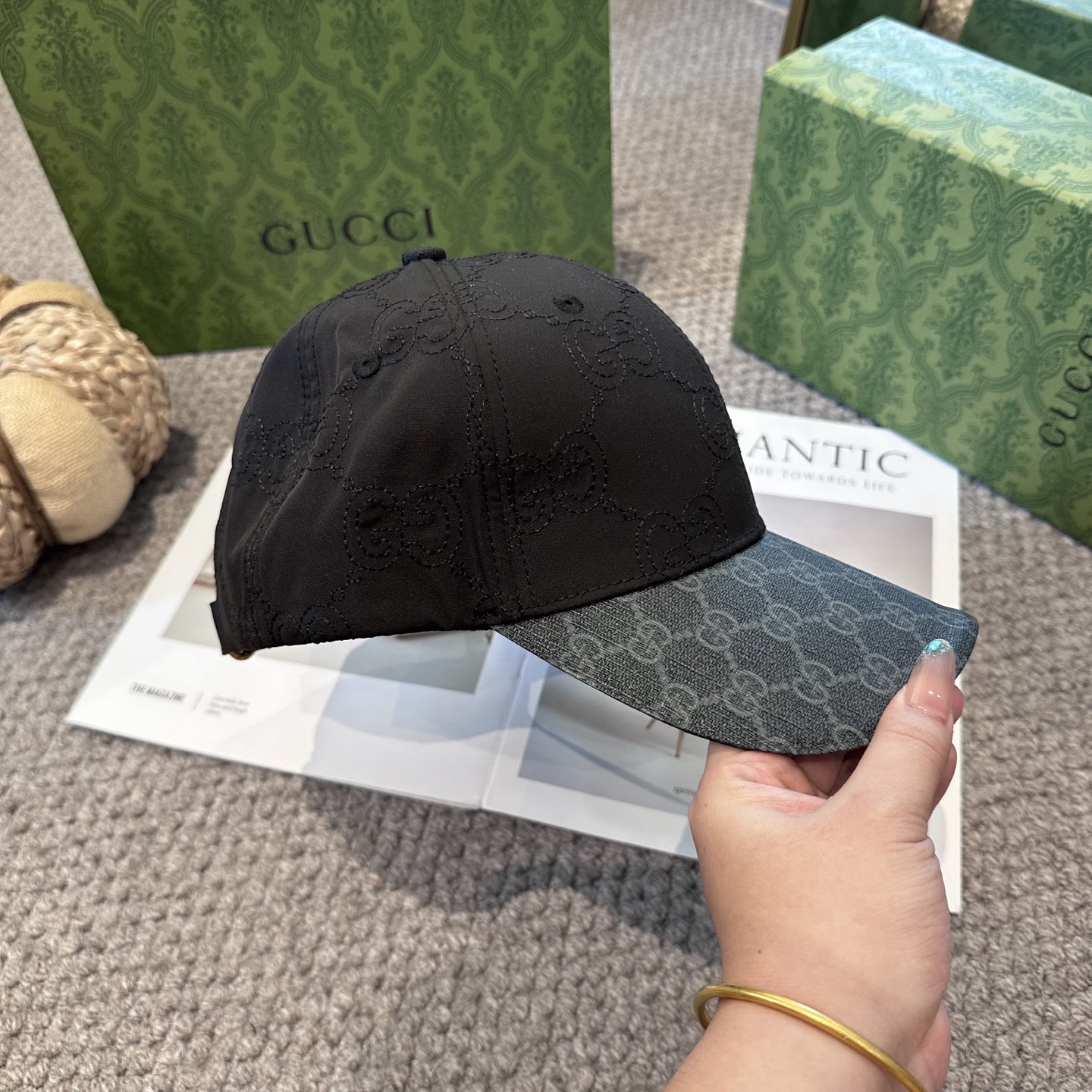 Gucci高仿男女款拼接棒球帽 GG緹花與純黑設計潮流混搭風|超A仿原單精品圖片 10 Gucci高仿男女款拼接棒球帽 GG緹花與純黑設計潮流混搭風|歐美奢侈品精品推薦