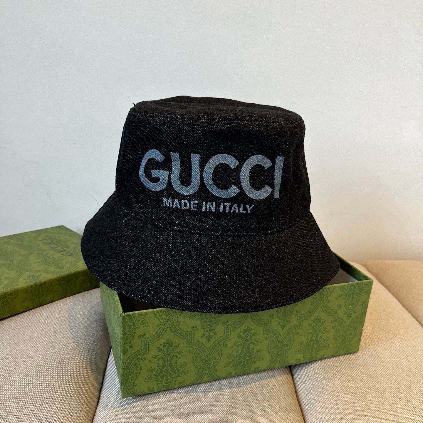 Gucci精品仿製牛仔寬檐漁夫帽 男女款雙GG圖騰義大利風格|超A仿原單精品圖片 12 Gucci精品仿製牛仔寬檐漁夫帽 男女款雙GG圖騰義大利風格|歐美奢侈品精品推薦