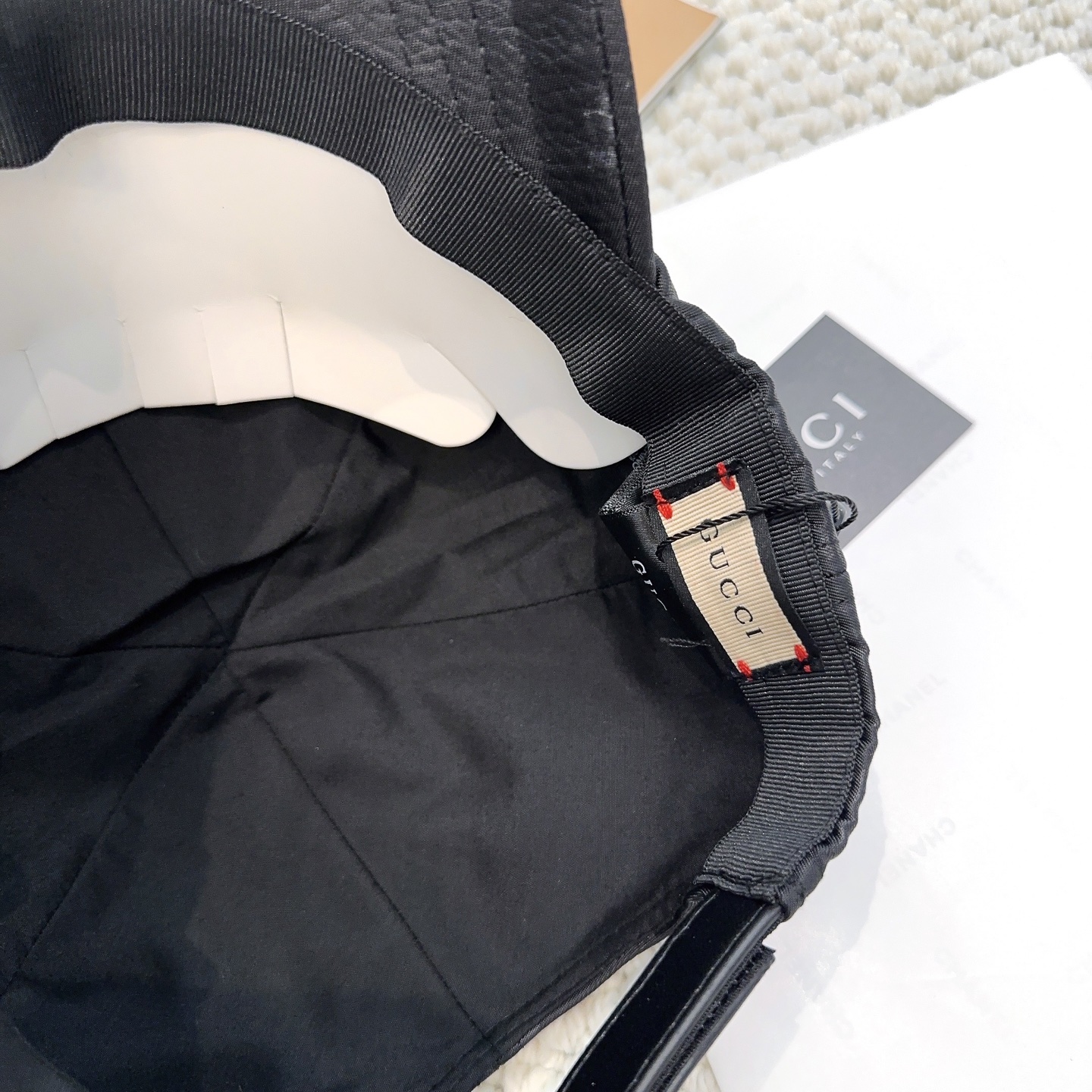 Gucci原單素面棒球帽 五色低調光澤設計 男女款通勤百搭帽|超A仿原單精品圖片 9 Gucci原單素面棒球帽 五色低調光澤設計 男女款通勤百搭帽|歐美奢侈品精品推薦