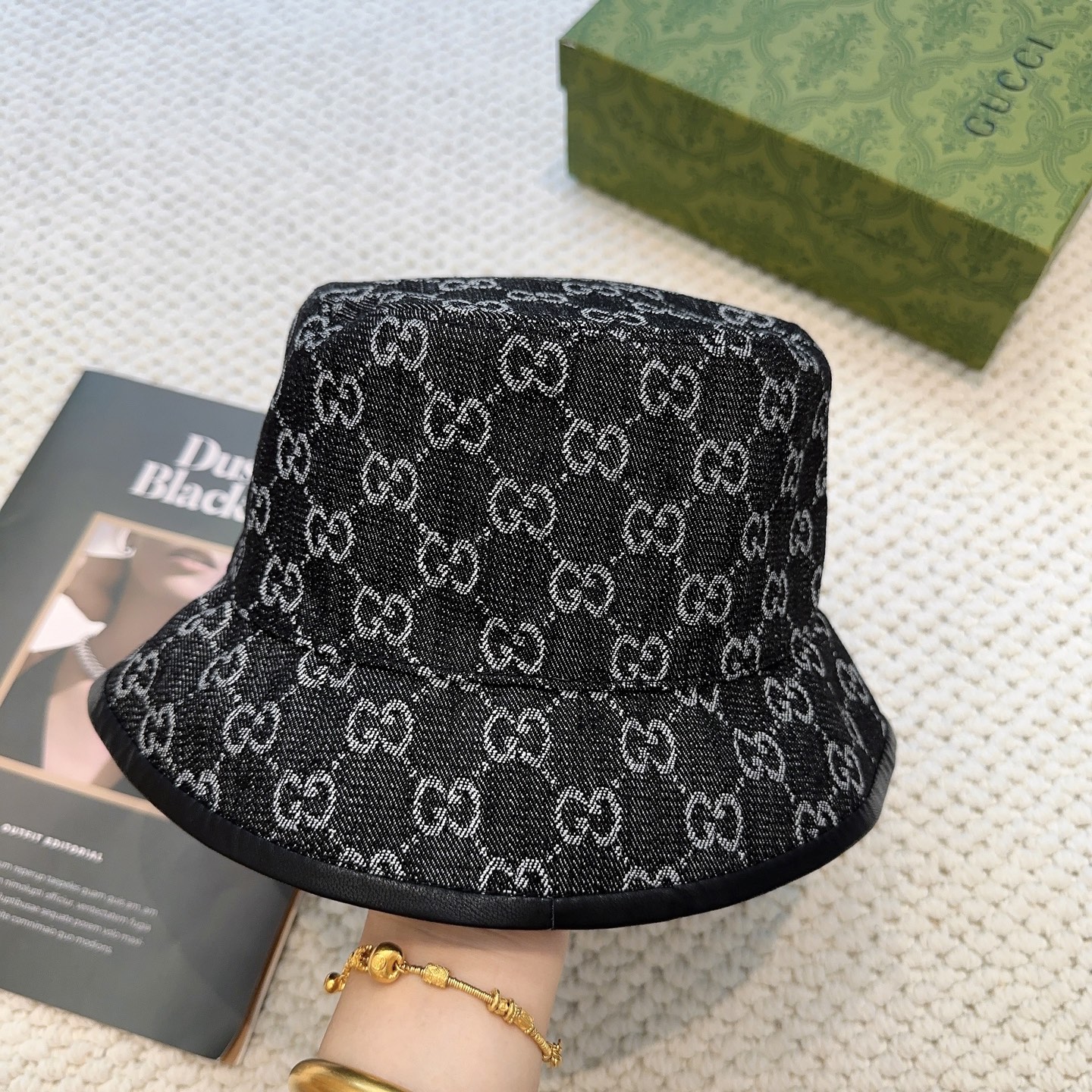 Gucci高仿丹寧GG圖騰漁夫帽 男女款經典黑灰色系街頭造型|超A仿原單精品圖片 14 Gucci高仿丹寧GG圖騰漁夫帽 男女款經典黑灰色系街頭造型|歐美奢侈品精品推薦