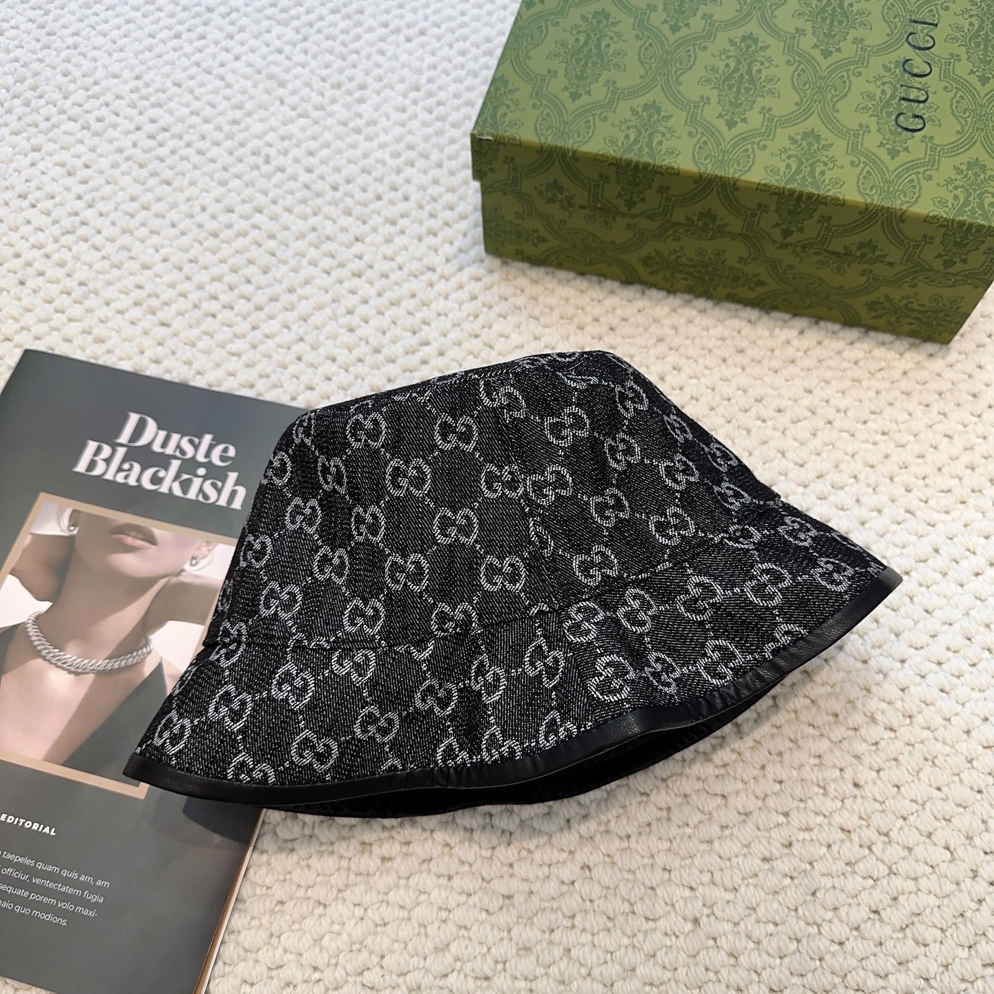 Gucci高仿丹寧GG圖騰漁夫帽 男女款經典黑灰色系街頭造型|超A仿原單精品圖片 9 Gucci高仿丹寧GG圖騰漁夫帽 男女款經典黑灰色系街頭造型|歐美奢侈品精品推薦