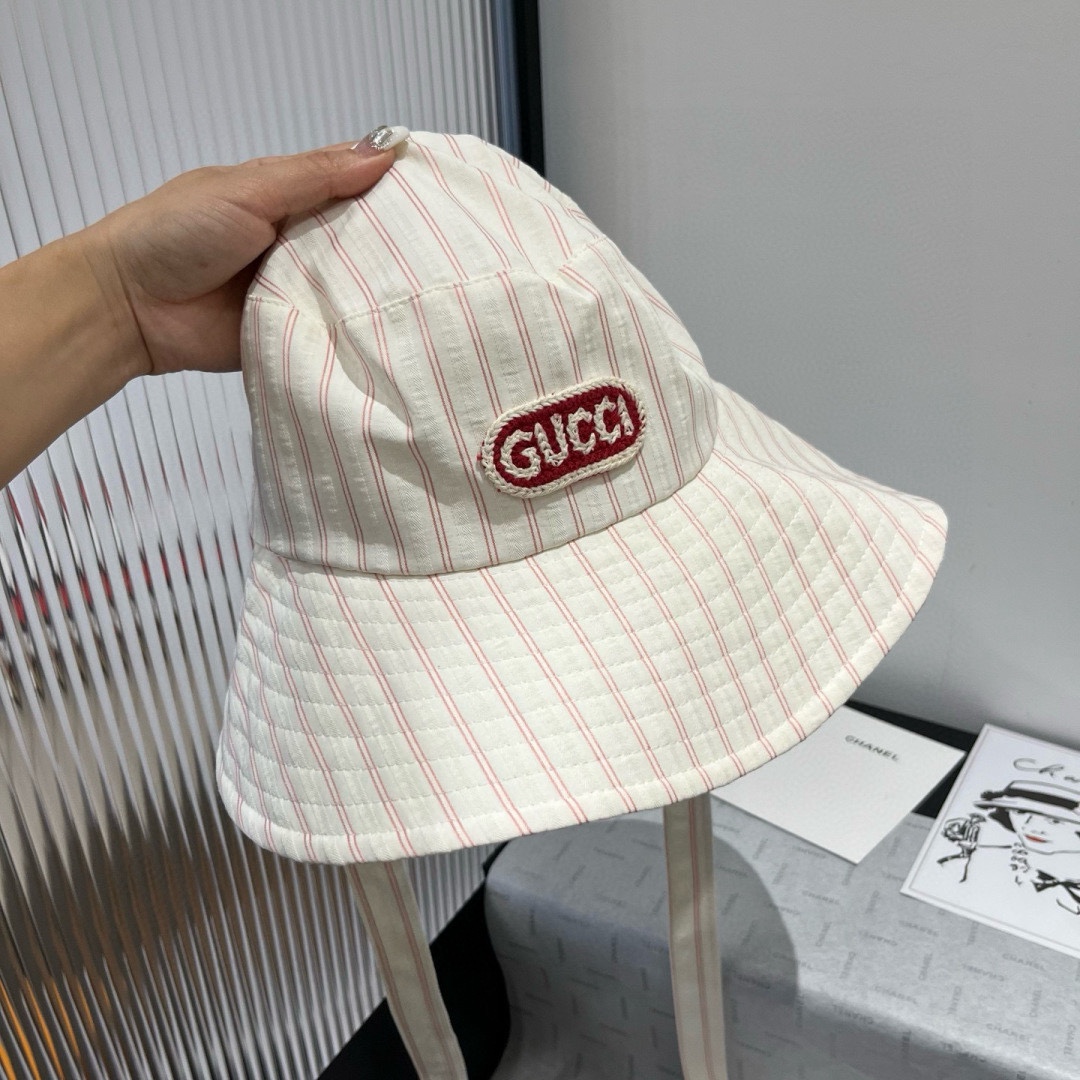 Gucci一比一條紋拼布漁夫帽 男女款紅線LOGO夏日寬簷帽|超A仿原單精品圖片 8 Gucci一比一條紋拼布漁夫帽 男女款紅線LOGO夏日寬簷帽|歐美奢侈品精品推薦