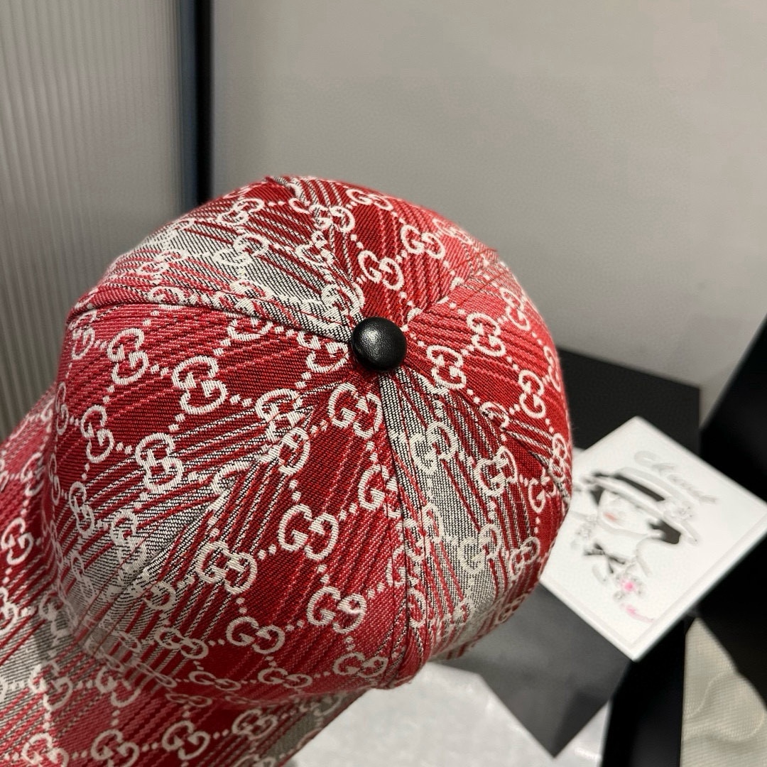 GucciA貨紅銀GG緹花棒球帽 男女款亮色系高調造型街頭帽款|超A仿原單精品圖片 10 GucciA貨紅銀GG緹花棒球帽 男女款亮色系高調造型街頭帽款|歐美奢侈品精品推薦