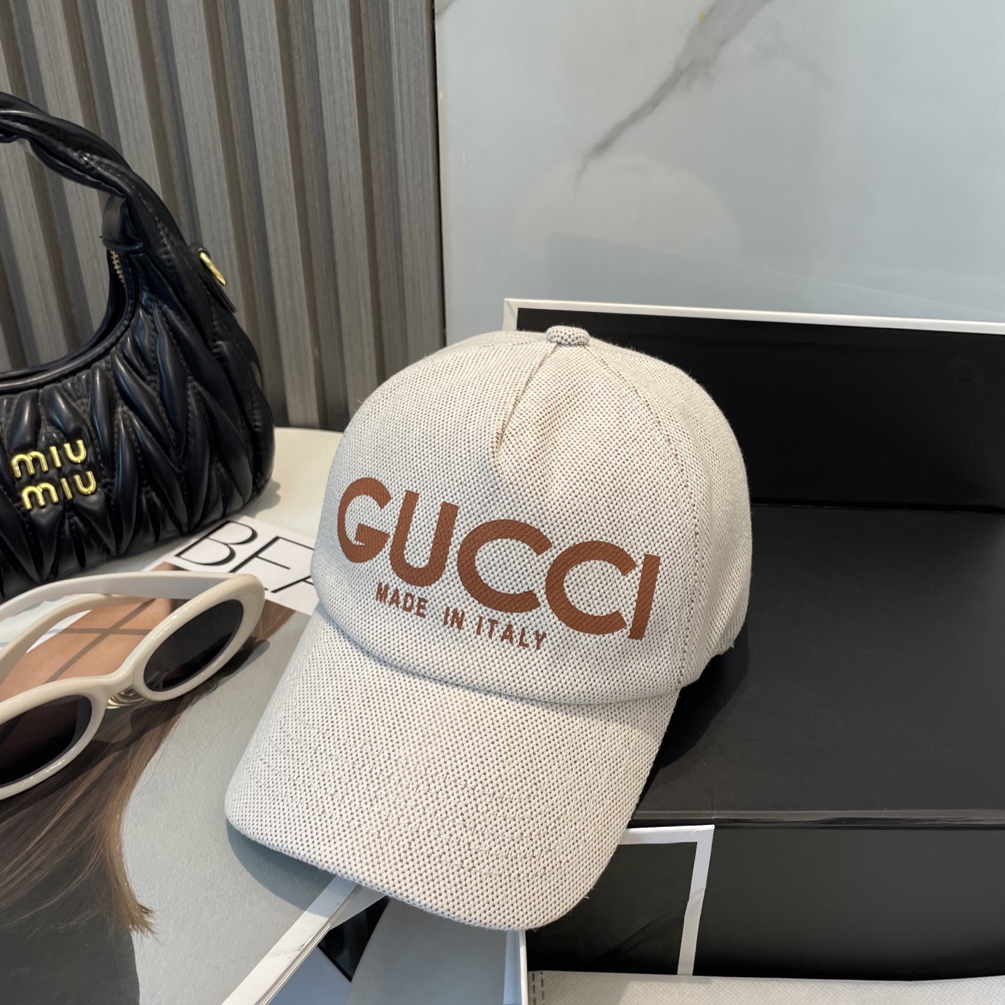 Gucci精品仿製棒球帽 男女款米白經典字樣帽款 夏日百搭首選|超A仿原單精品圖片 10 Gucci精品仿製棒球帽 男女款米白經典字樣帽款 夏日百搭首選|歐美奢侈品精品推薦