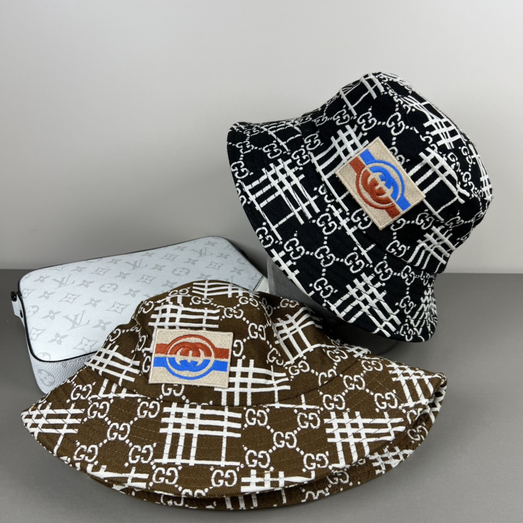 Gucci 原單雙色棋盤GG圖騰帽 百搭街頭休閒漁夫帽