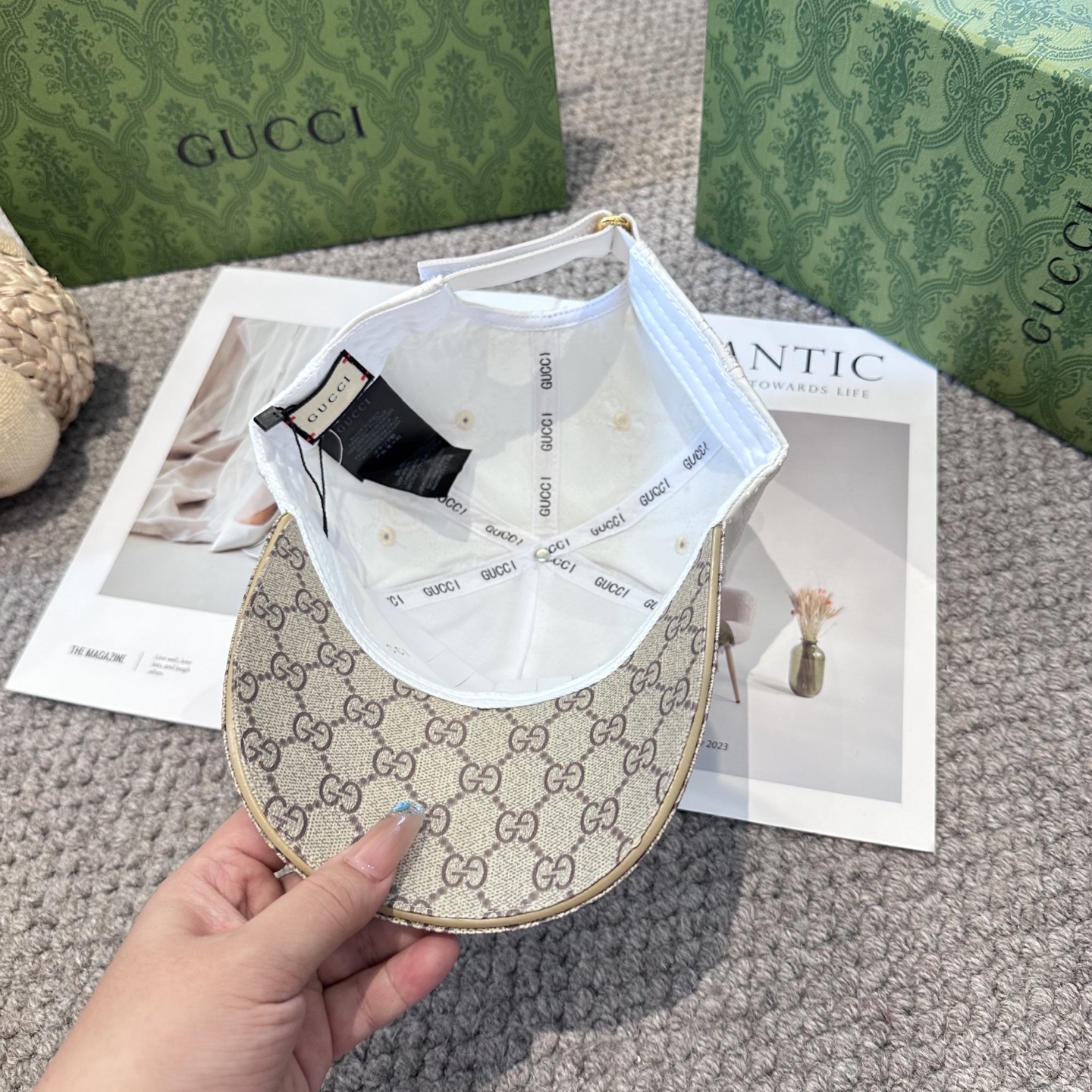 Gucci原單 GG老花拼接帽 白色經典款式 日常通勤首選|超A仿原單精品圖片 8 Gucci原單 GG老花拼接帽 白色經典款式 日常通勤首選|歐美奢侈品精品推薦