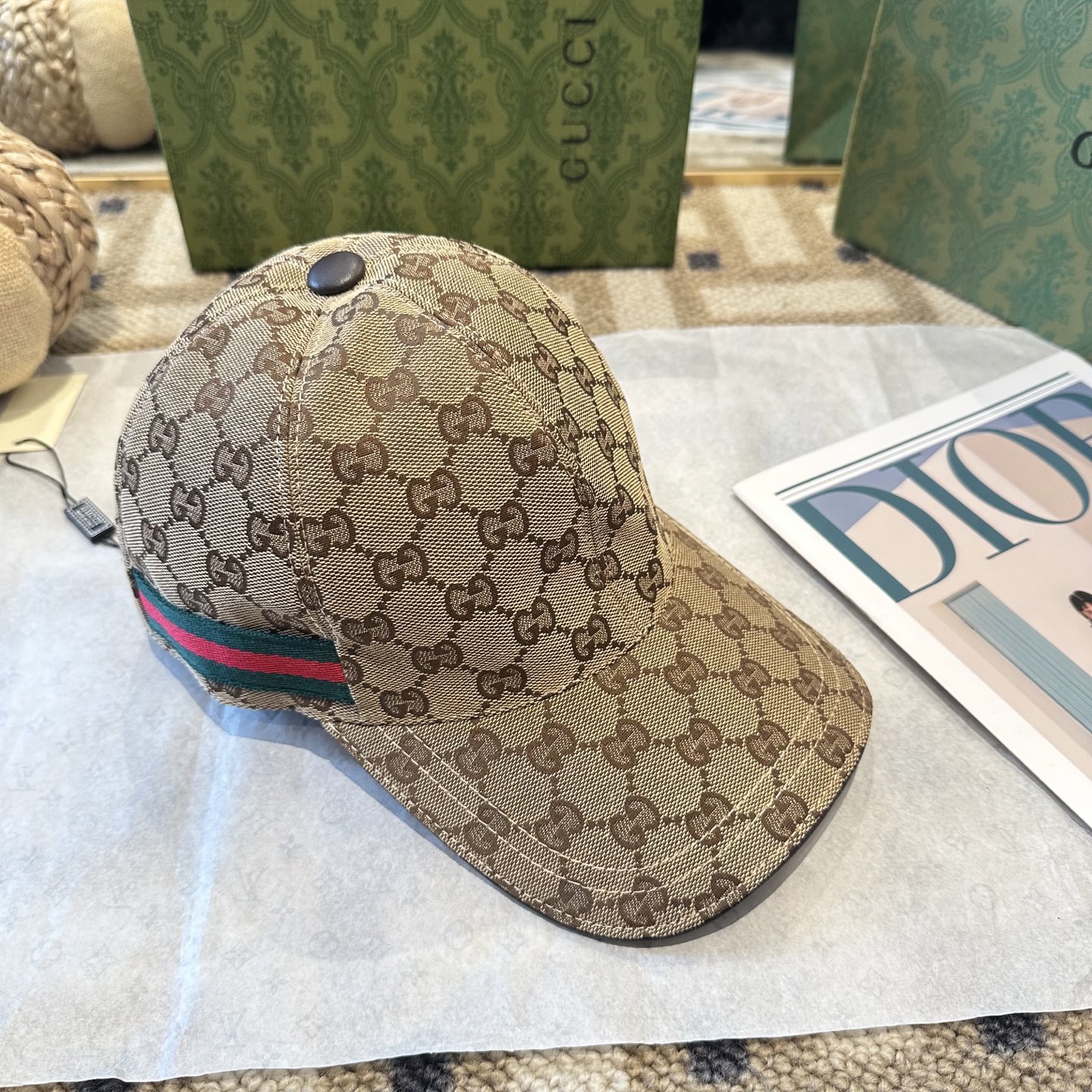 Gucci精品仿製 GG全老花棒球帽 雙側綠紅織帶點綴款|超A仿原單精品圖片 13 Gucci精品仿製 GG全老花棒球帽 雙側綠紅織帶點綴款|歐美奢侈品精品推薦