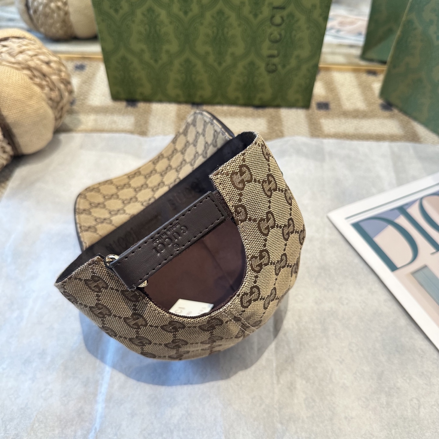 Gucci精品仿製 GG全老花棒球帽 雙側綠紅織帶點綴款|超A仿原單精品圖片 7 Gucci精品仿製 GG全老花棒球帽 雙側綠紅織帶點綴款|歐美奢侈品精品推薦