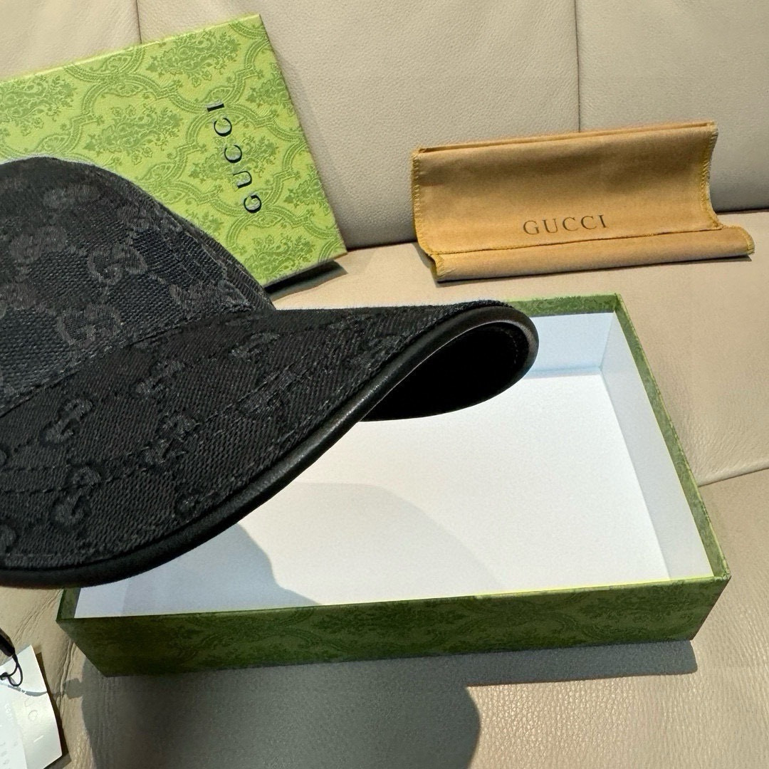 Gucci精品仿製黑色老花棒球帽 隱約GG紋理搭配標誌條紋|超A仿原單精品圖片 7 Gucci精品仿製黑色老花棒球帽 隱約GG紋理搭配標誌條紋|歐美奢侈品精品推薦