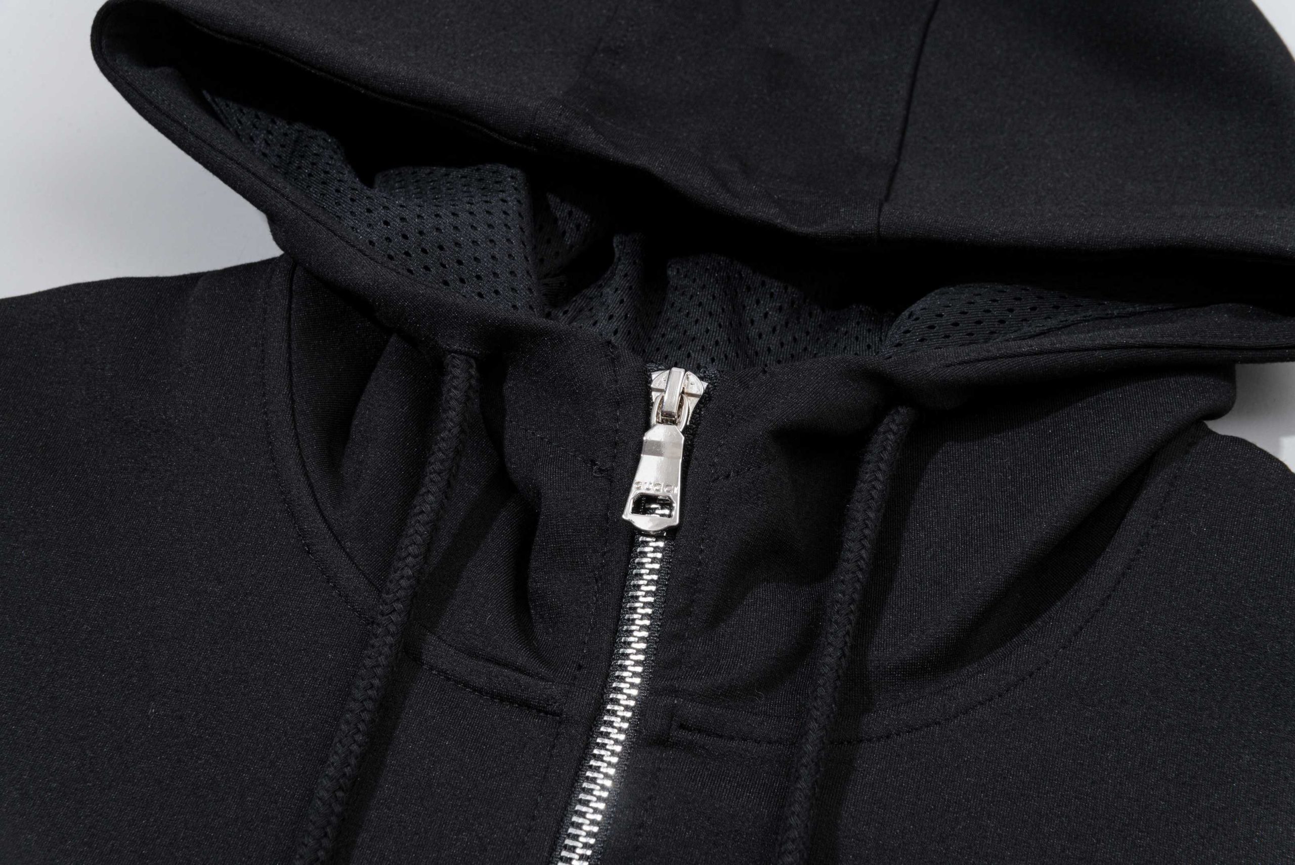 Gucci高仿黑色帽外套男款雙口袋綠紅條拼接設計｜歐美奢侈品精品推薦