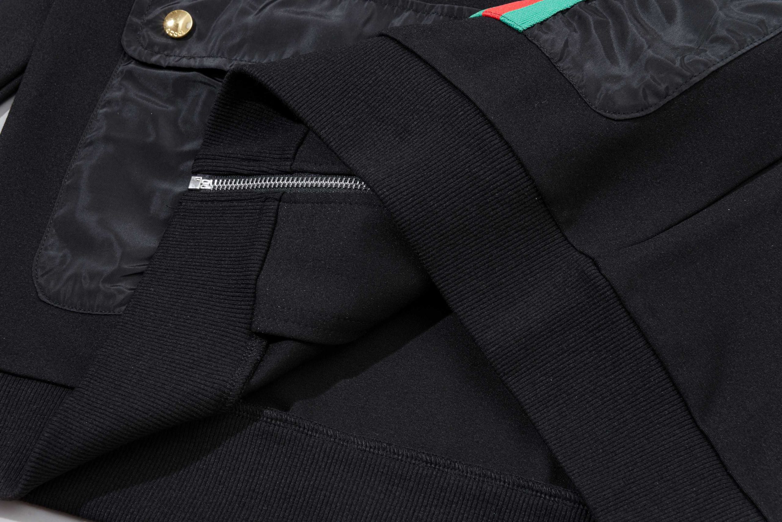 Gucci高仿黑色帽外套男款雙口袋綠紅條拼接設計｜歐美奢侈品精品推薦
