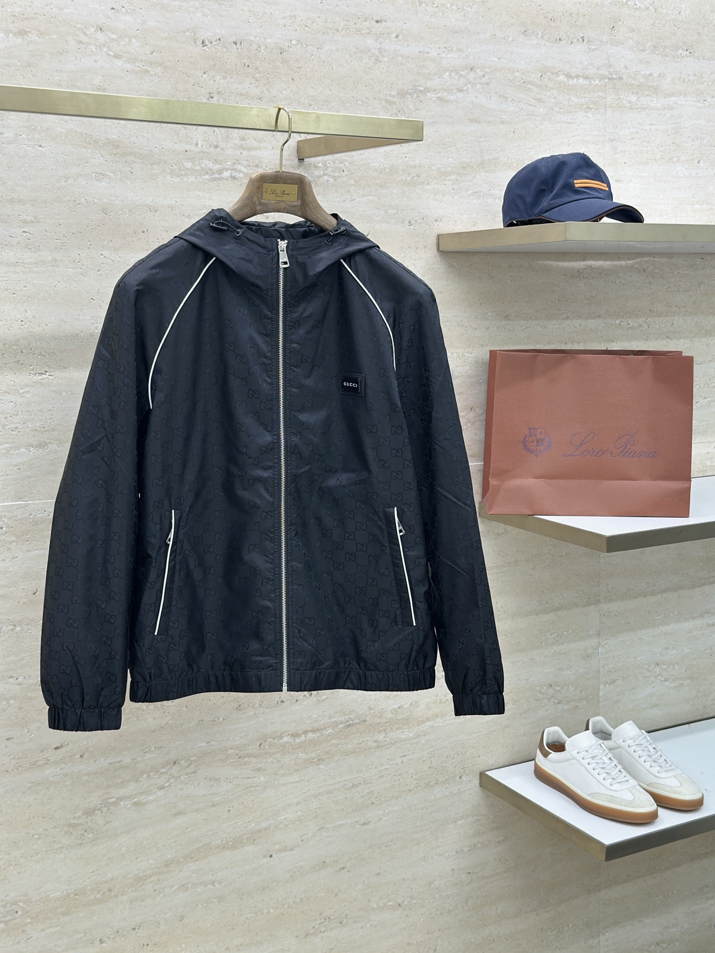 Gucci高仿男士GG壓紋連帽外套休閒運動風設計