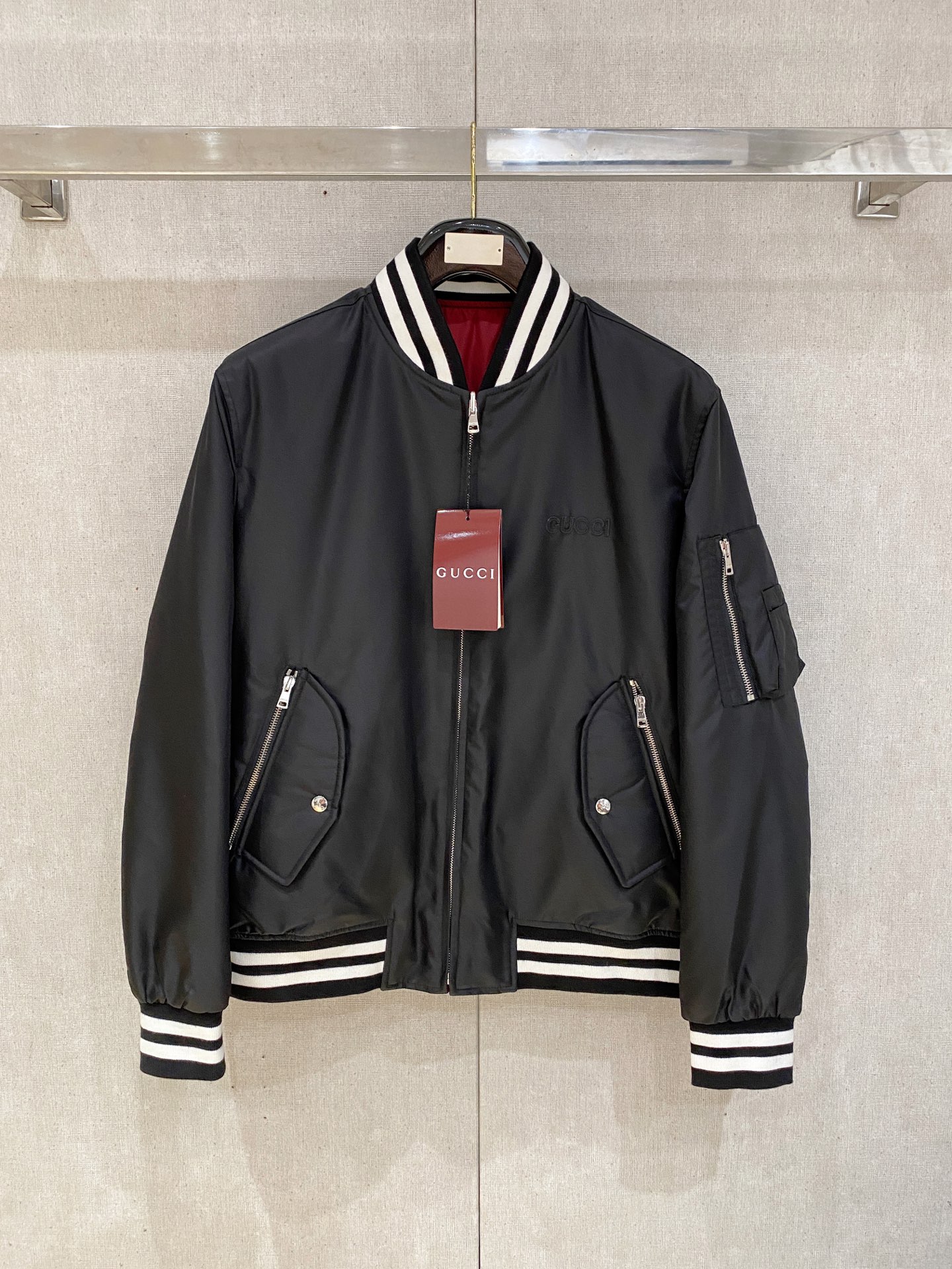 Gucci一比一男士棒球風外套黑白撞色設計街頭運動風