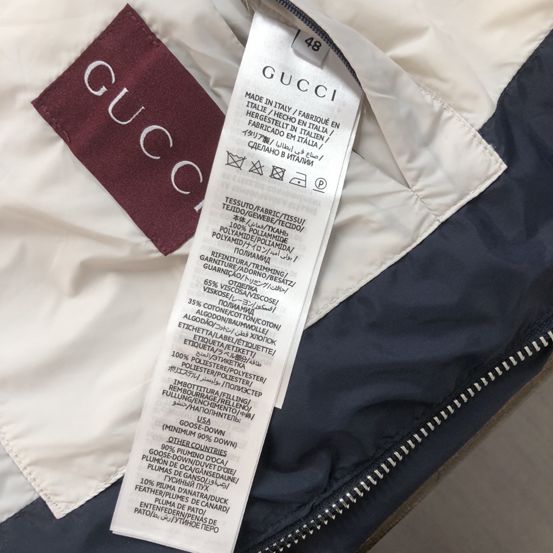 Gucci原單男士羽絨外套深藍白條紋LOGO款保暖時尚兼具|超A仿原單精品圖片 14 Gucci原單男士羽絨外套深藍白條紋LOGO款保暖時尚兼具|歐美奢侈品精品推薦