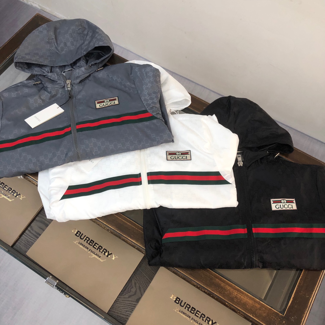 Gucci一比一男士白色防風外套 連帽復古Logo條紋設計｜歐美奢侈品精品推薦