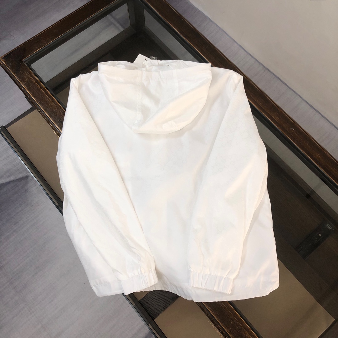 Gucci一比一男士白色防風外套 連帽復古Logo條紋設計｜歐美奢侈品精品推薦