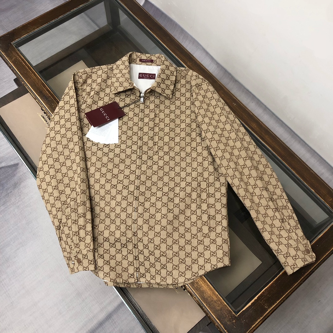 Gucci高仿男士拉鍊外套 經典全幅老花Logo設計