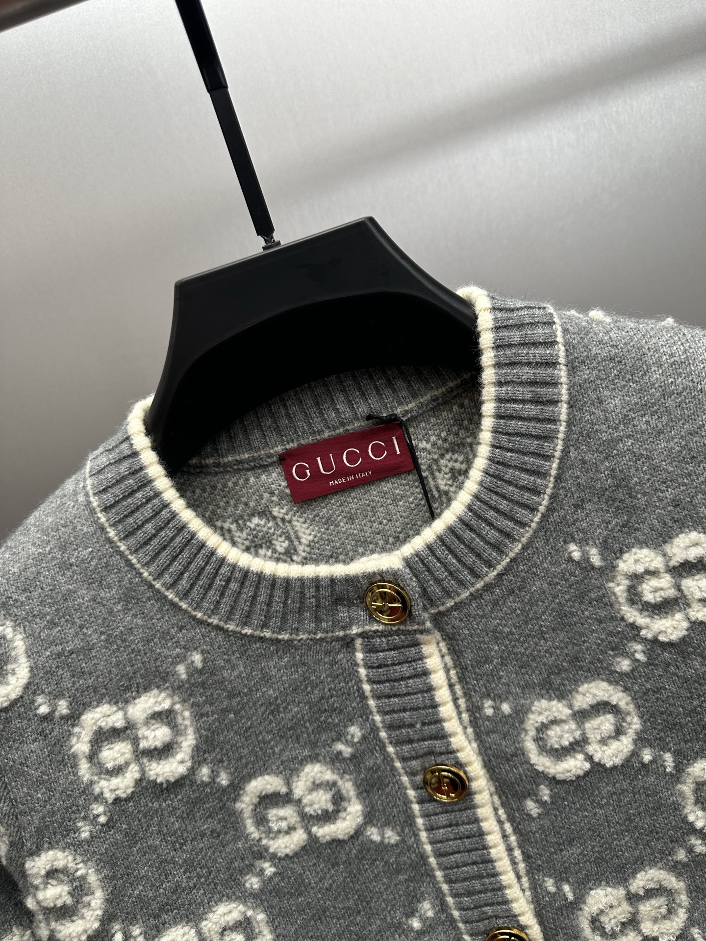 Gucci原單女款針織外套 灰色GG立體織花 設計感百搭選擇| 12 Gucci原單女款針織外套 灰色GG立體織花 設計感百搭選擇