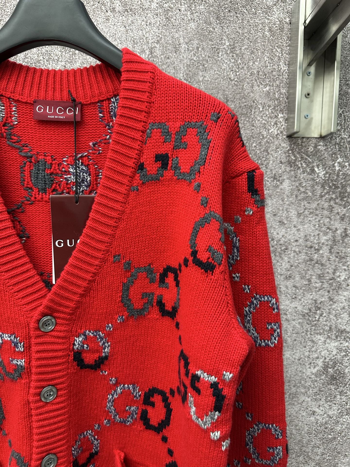 Gucci高仿女款針織外套 紅色GG老花開襟設計 活力吸睛秋冬新作| 12 Gucci高仿女款針織外套 紅色GG老花開襟設計 活力吸睛秋冬新作